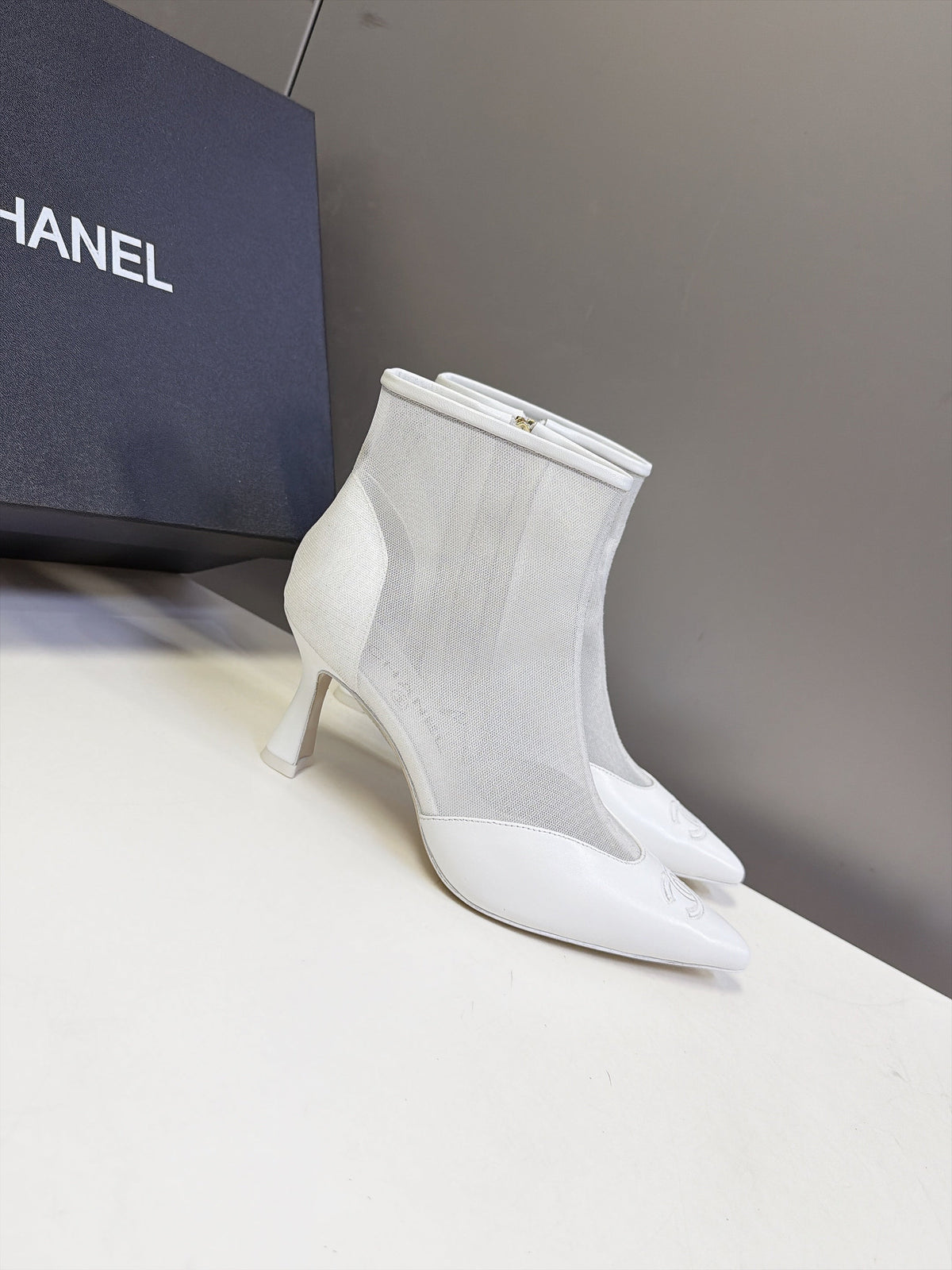 CC 26S Pointed Ankle Boots 5cm White Mesh Leather 113927