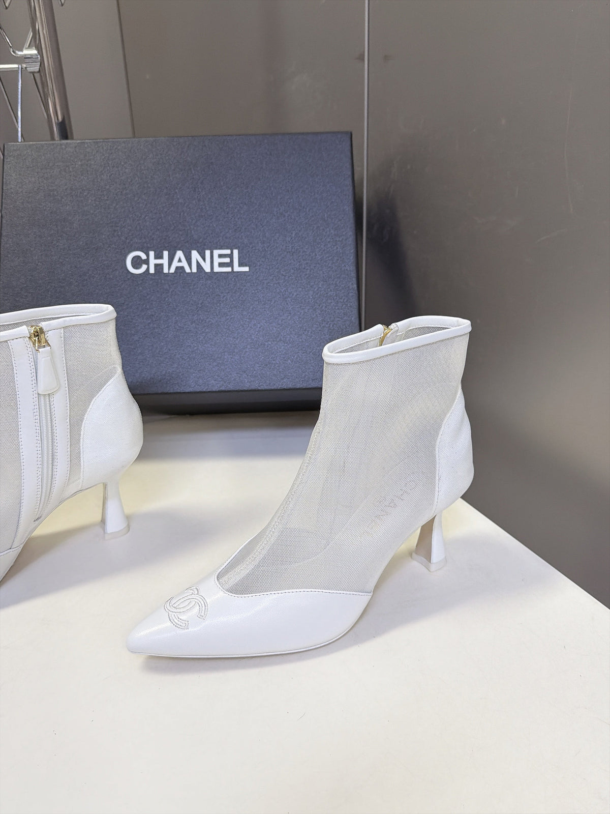 CC 26S Pointed Ankle Boots 5cm White Mesh Leather 113927