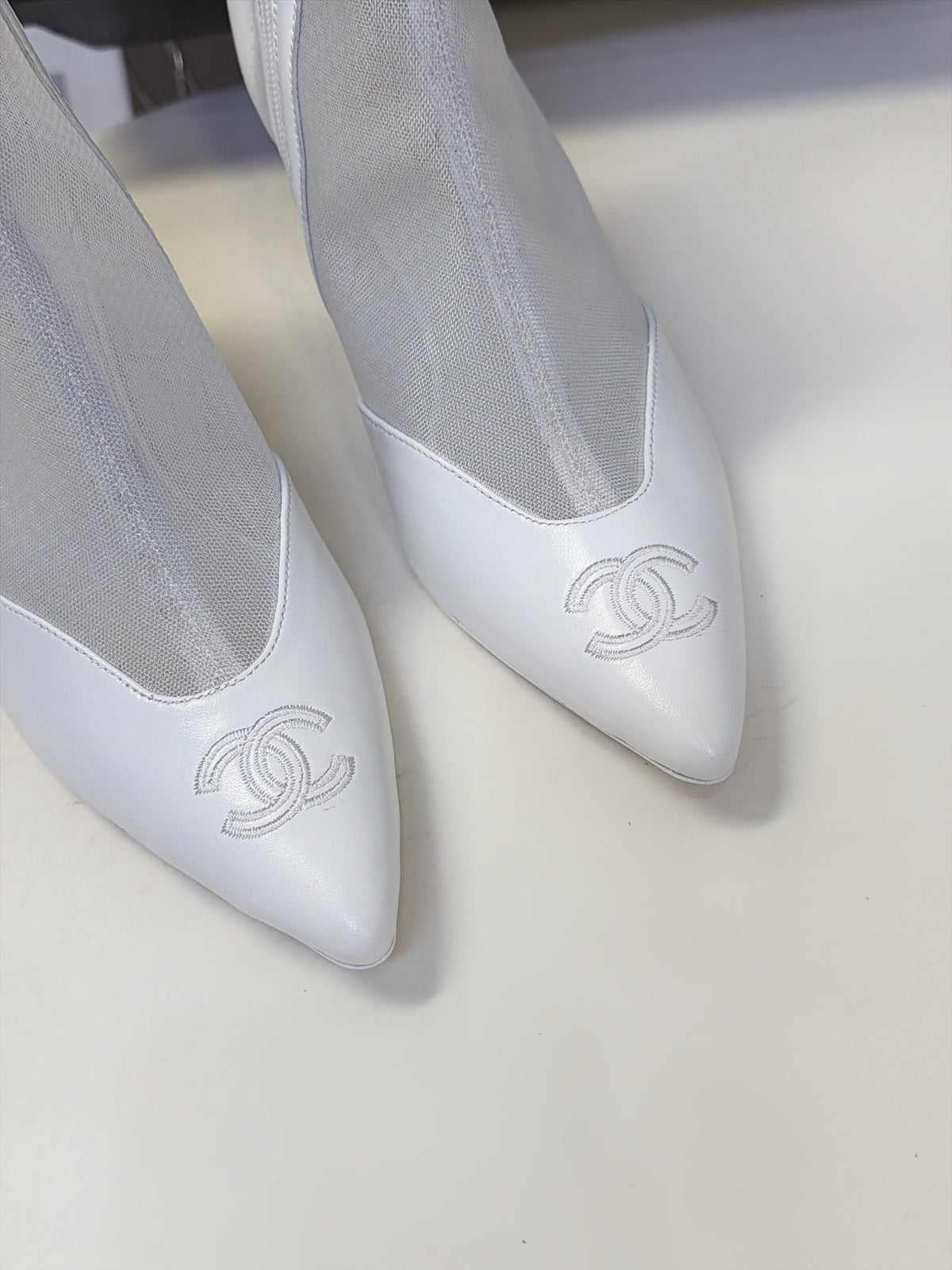 CC 26S Pointed Ankle Boots 5cm White Mesh Leather 113927