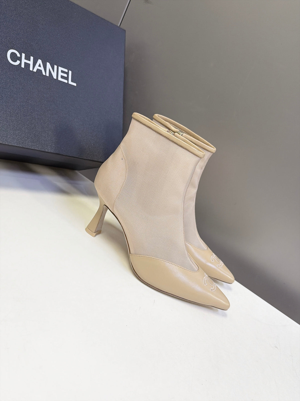 CC 26S Pointed Ankle Boots 5cm Beige Mesh Leather 113928