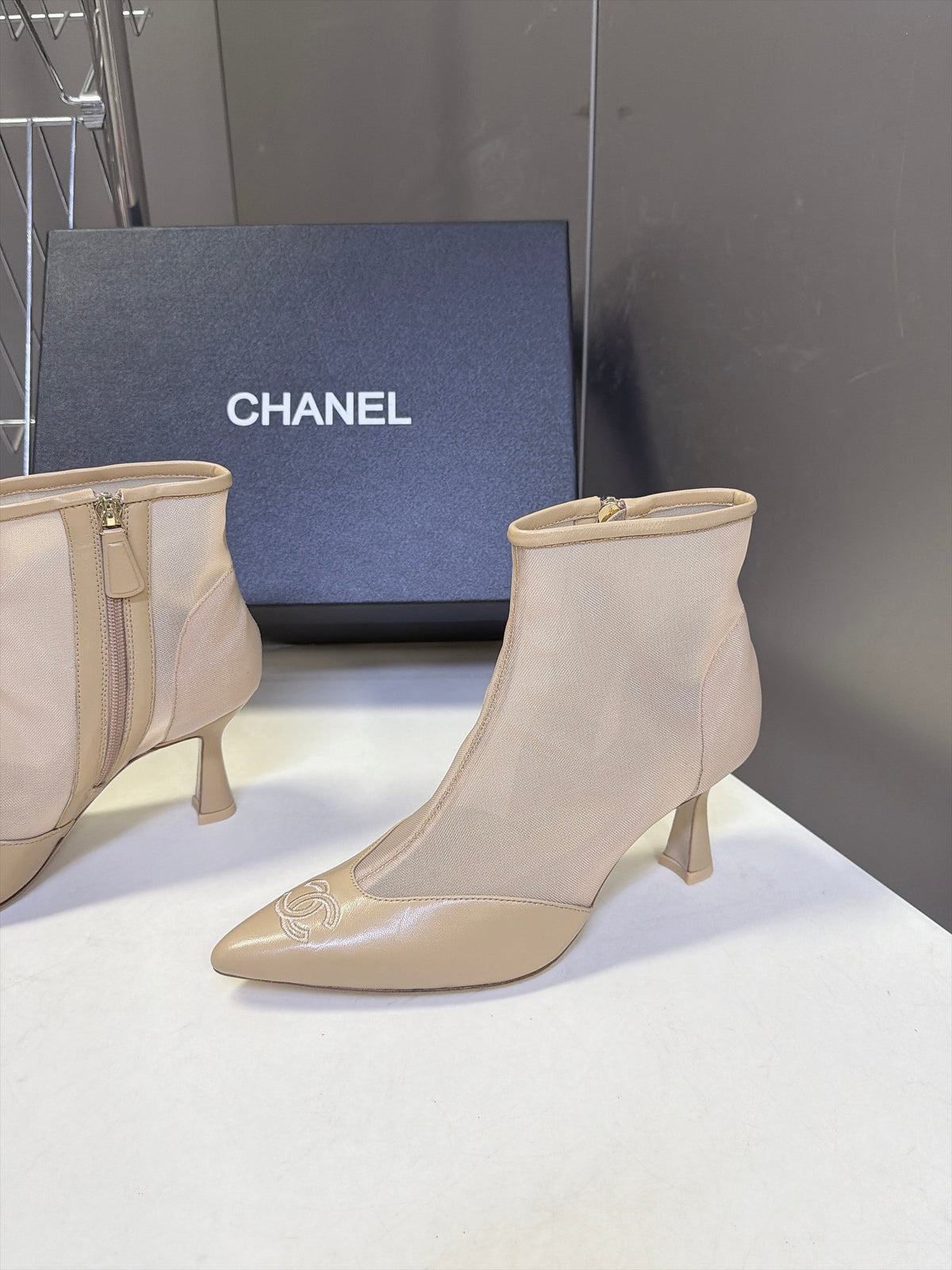 CC 26S Pointed Ankle Boots 5cm Beige Mesh Leather 113928
