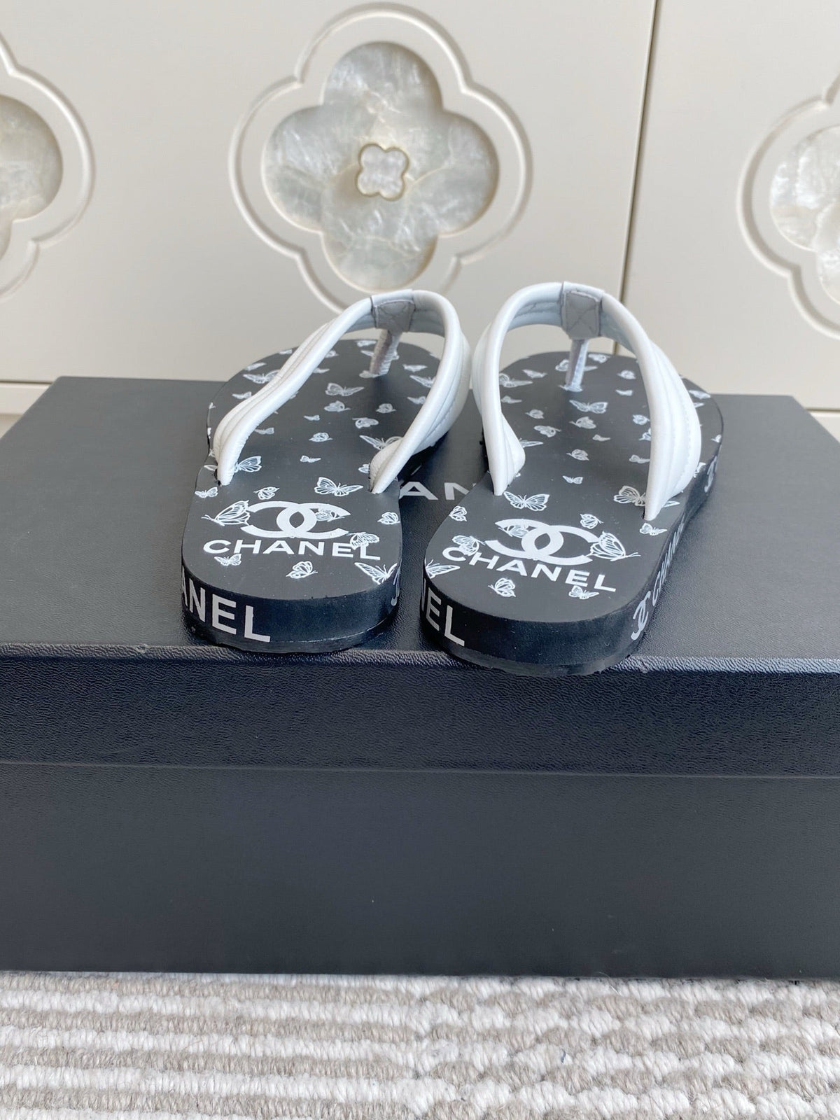 CC 26s Thong Sandals Black White Rubber Leather 647684