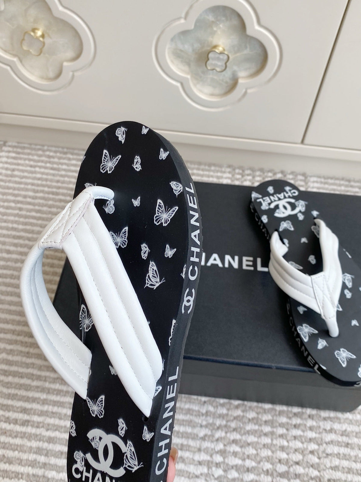CC 26s Thong Sandals Black White Rubber Leather 647684