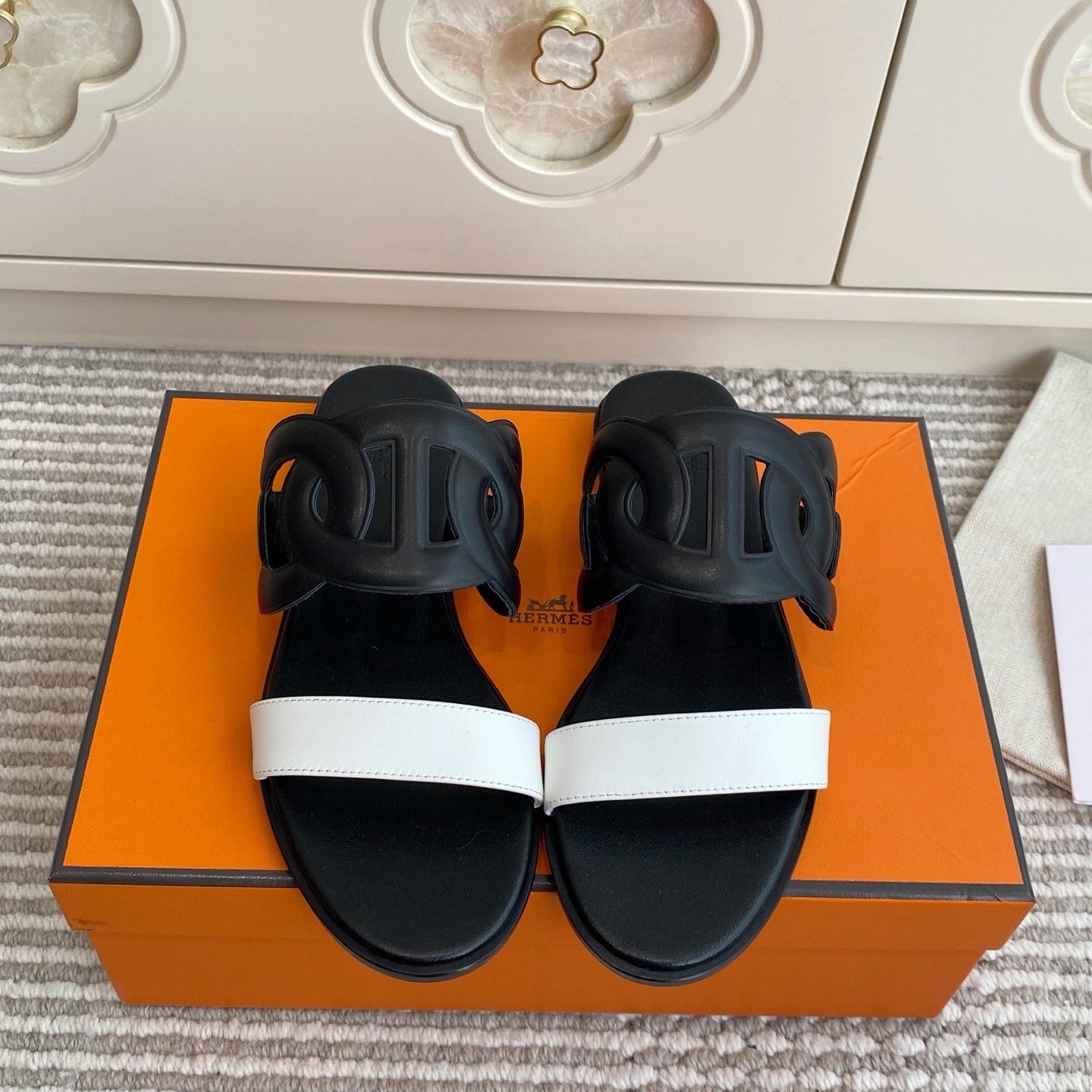 HM Lagune Sandal Black White Leather 776552