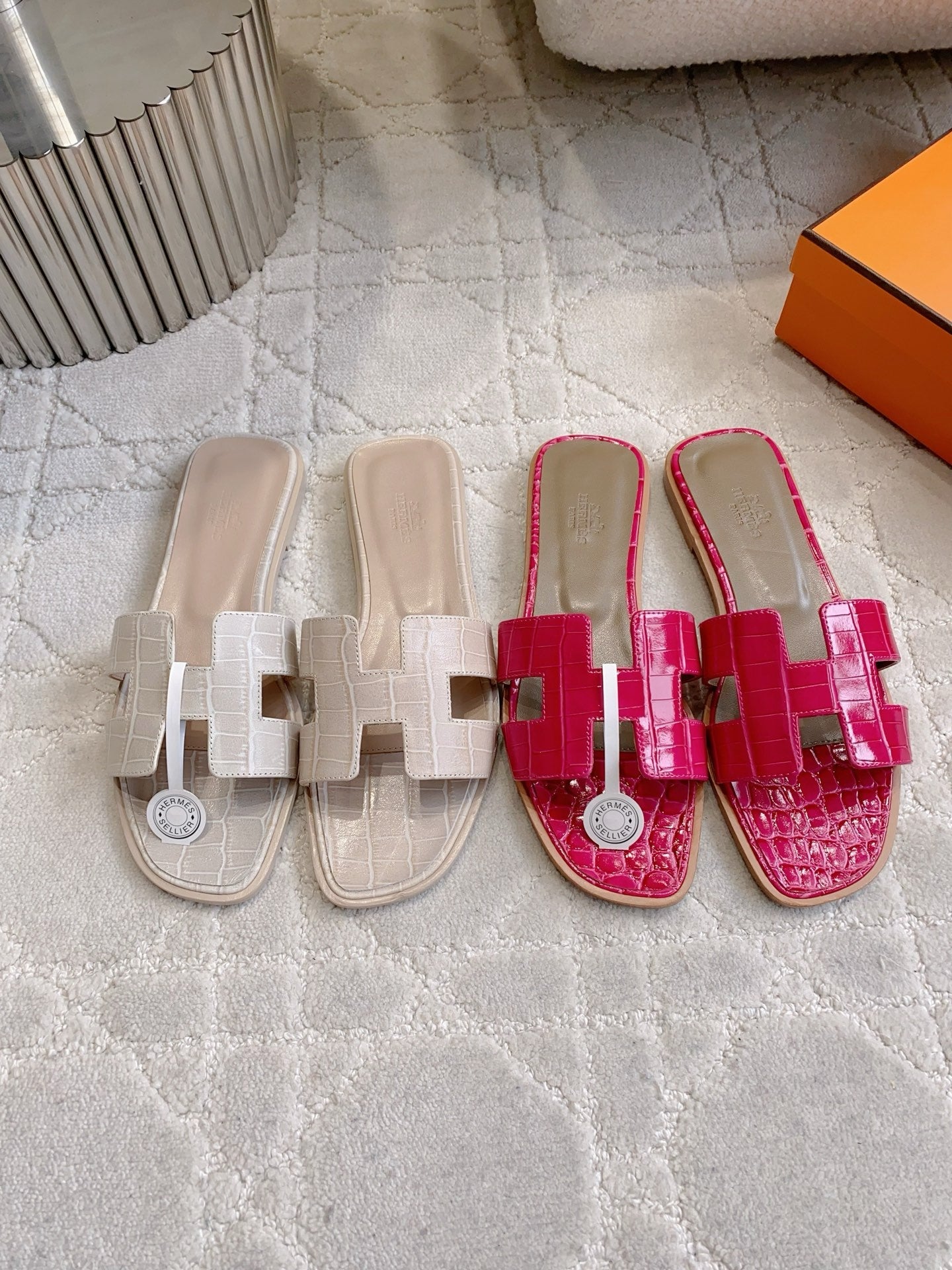 HM 26s Oran Sandal Hot Pink Alligator Embossed Leather 724325