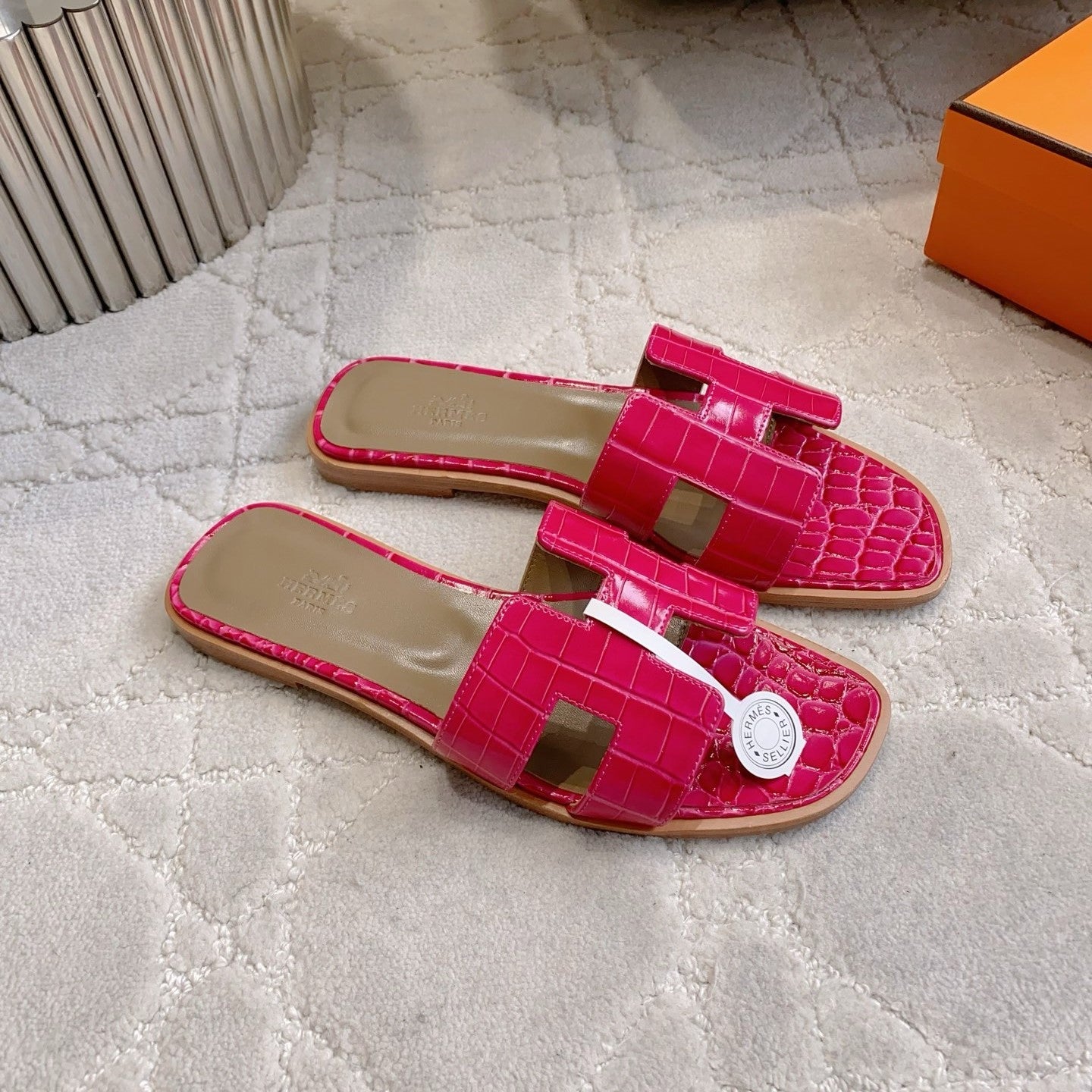 HM 26s Oran Sandal Hot Pink Alligator Embossed Leather 724325