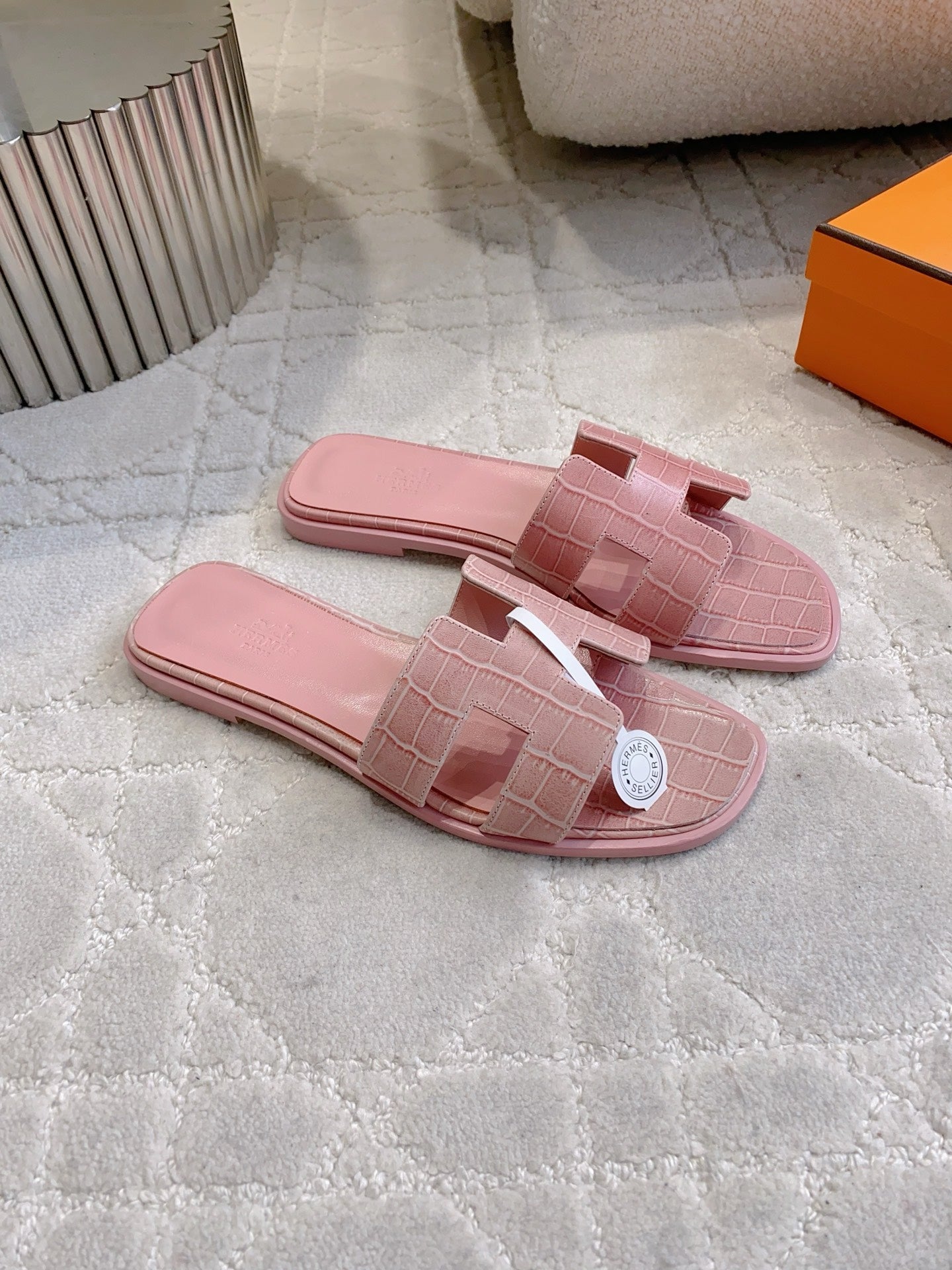 HM 26s Oran Sandal Pink Alligator Embossed Leather 724326
