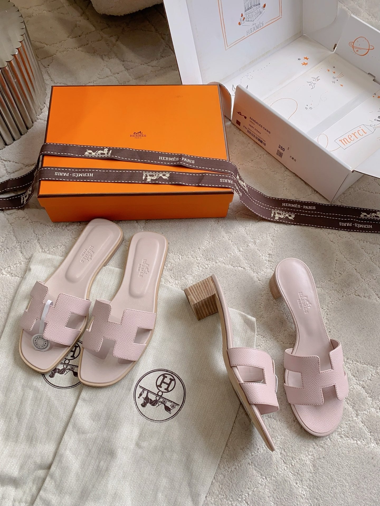 HM 26s Oran Sandal Silver Pink Espom Goatskin 724274