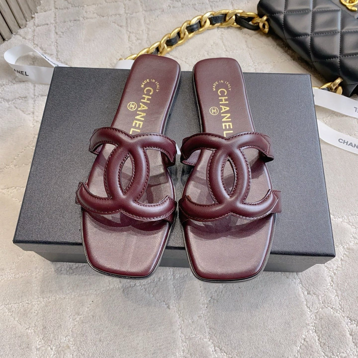 CC Logo Flat Sandals Burgundy Embossed Lambskin 906320
