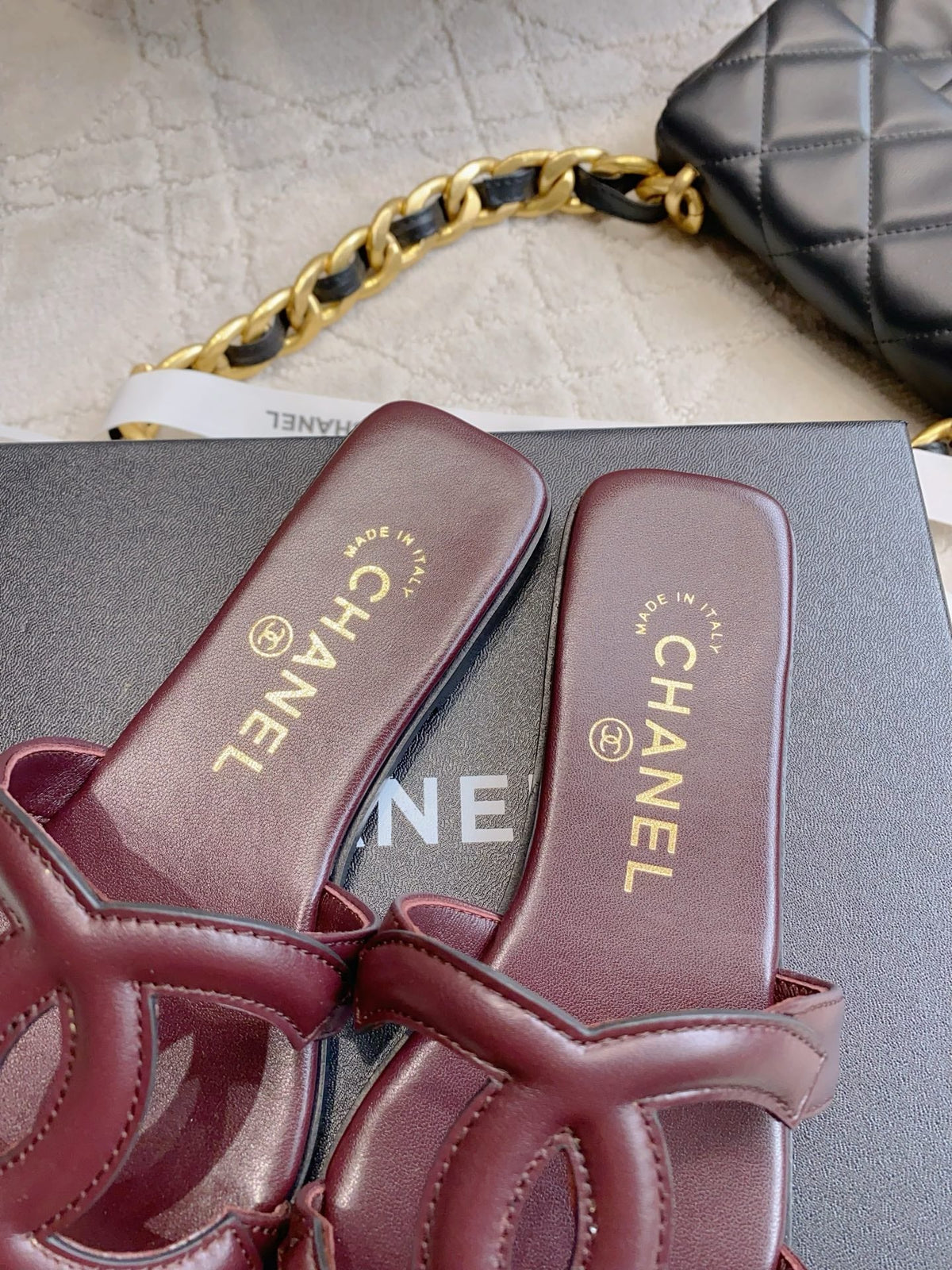 CC Logo Flat Sandals Burgundy Embossed Lambskin 906320