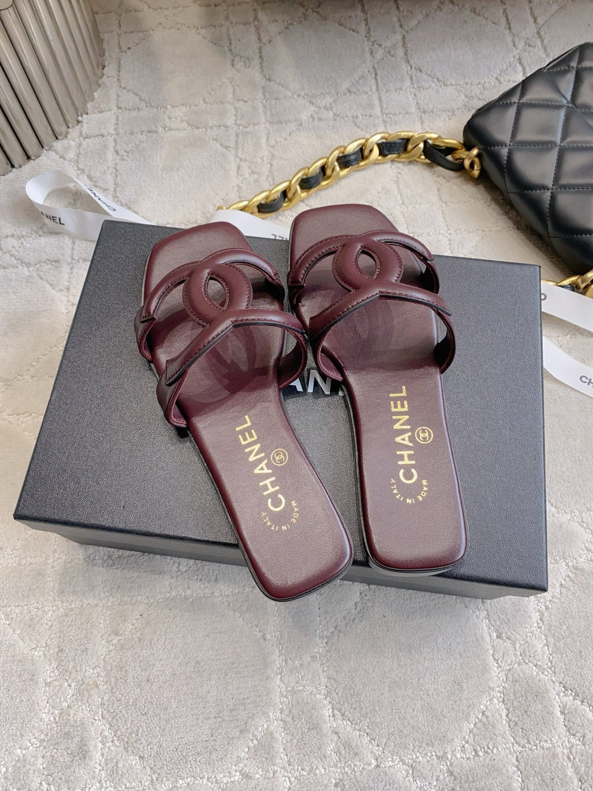 CC Logo Flat Sandals Burgundy Embossed Lambskin 906320