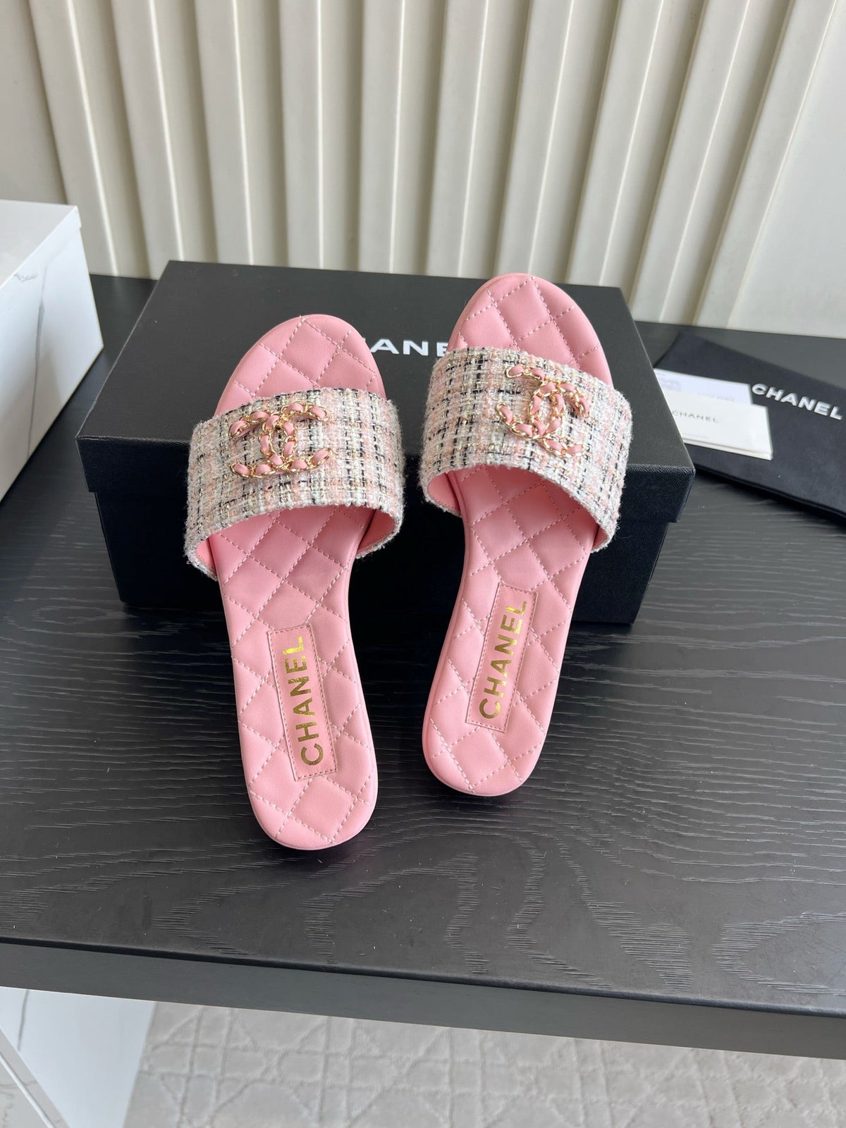 CC 26s Flat Sandals Light Pink Quited Leather 906223