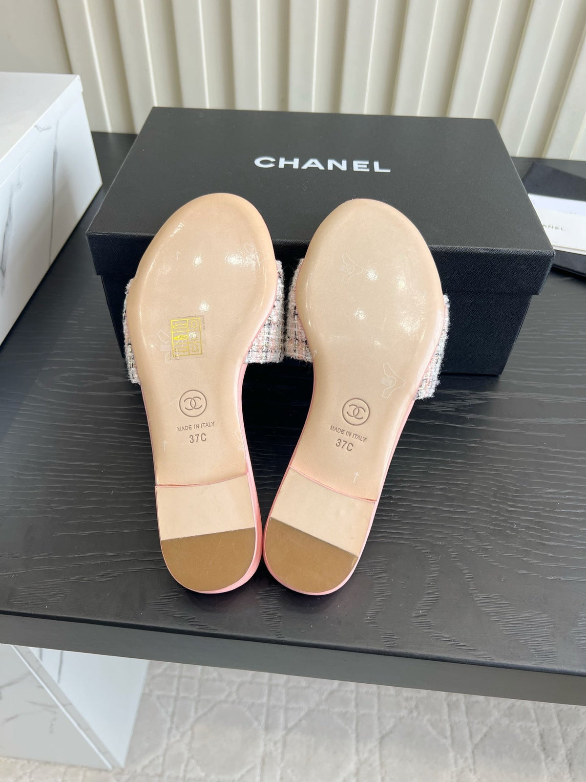 CC 26s Flat Sandals Light Pink Quited Leather 906223