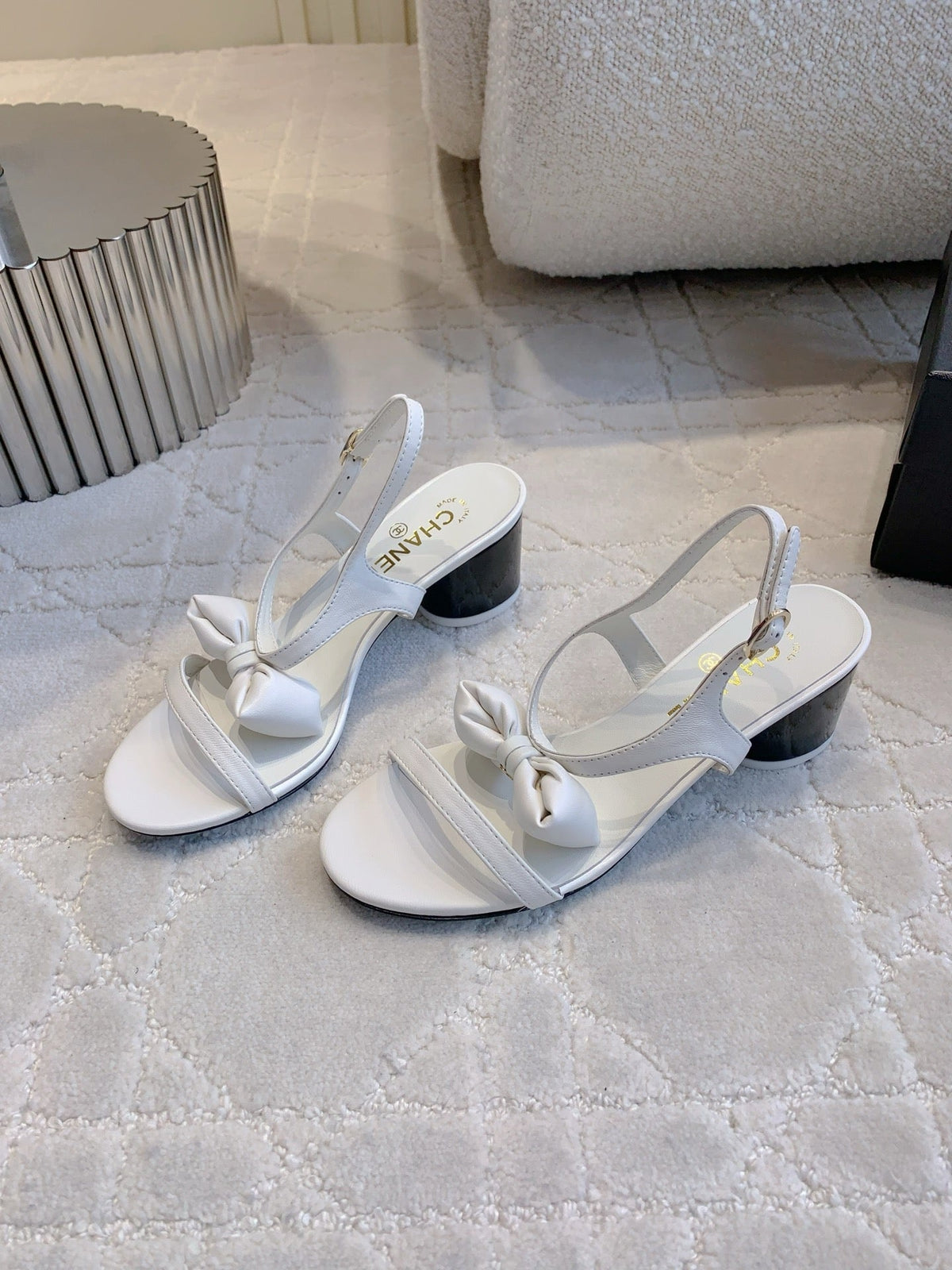 CC 26s Bow-Tie Sandals 6.5cm White Lambskin 906128