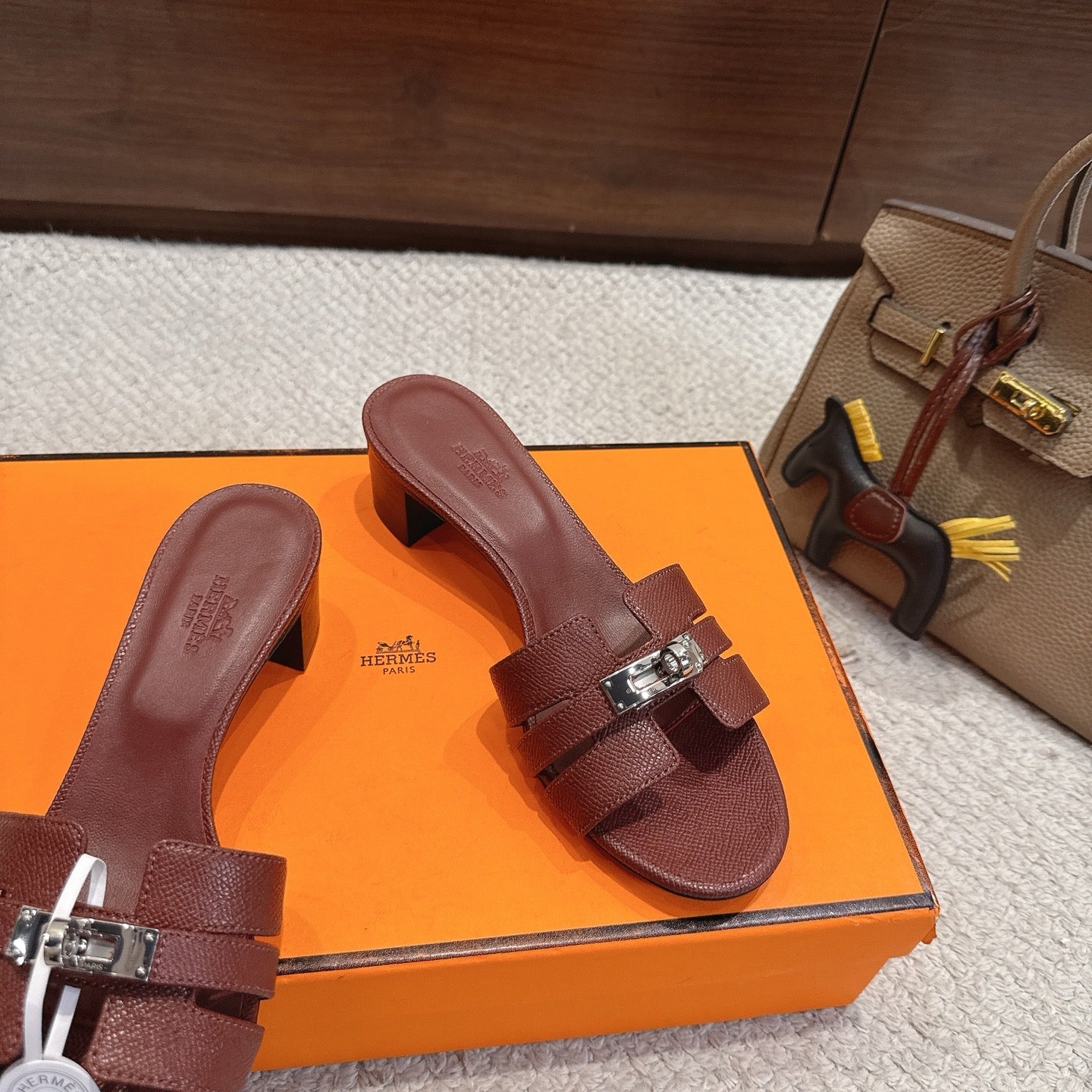 HM Kelly Buckle Sandals 5cm Wine Red Leather 804990