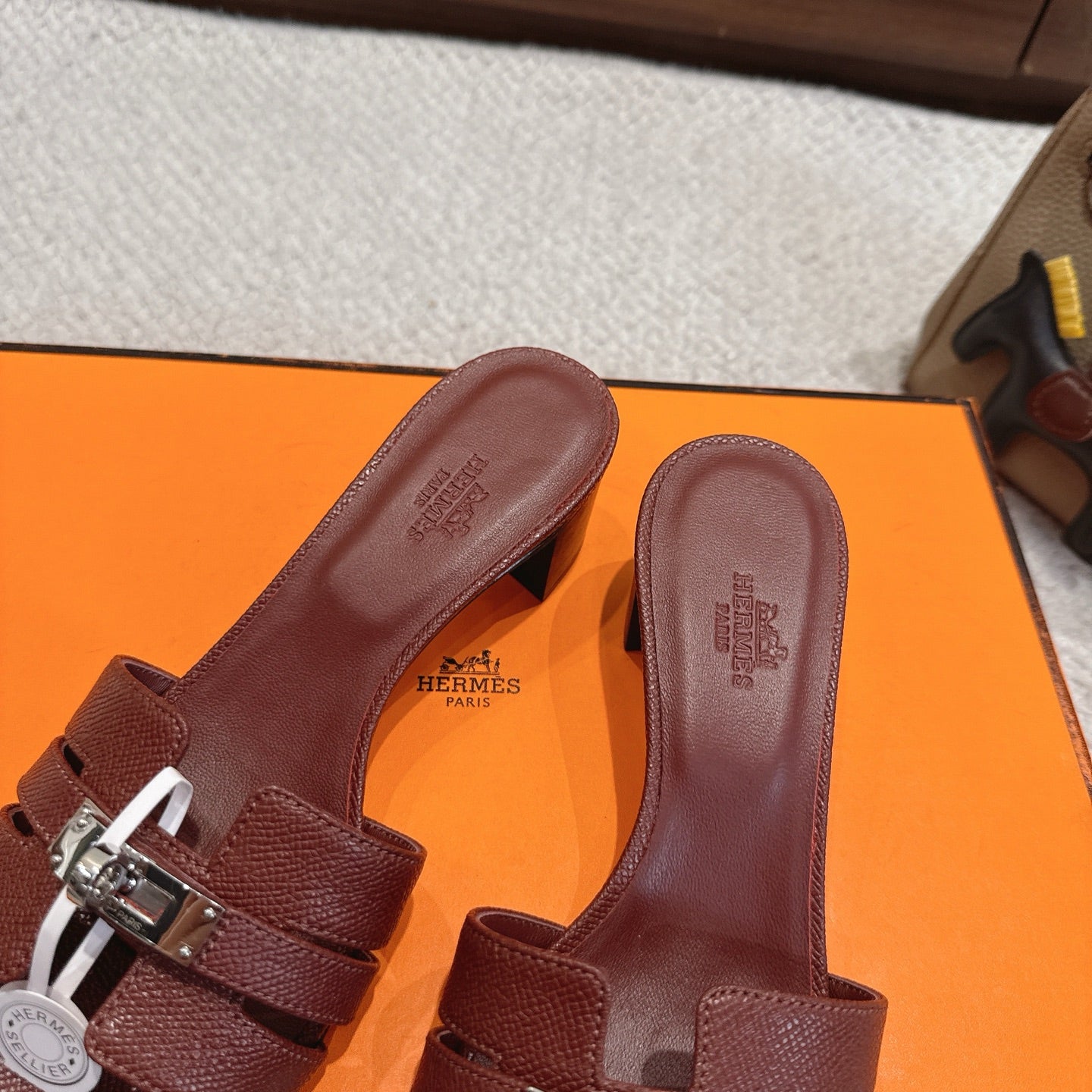 HM Kelly Buckle Sandals 5cm Wine Red Leather 804990