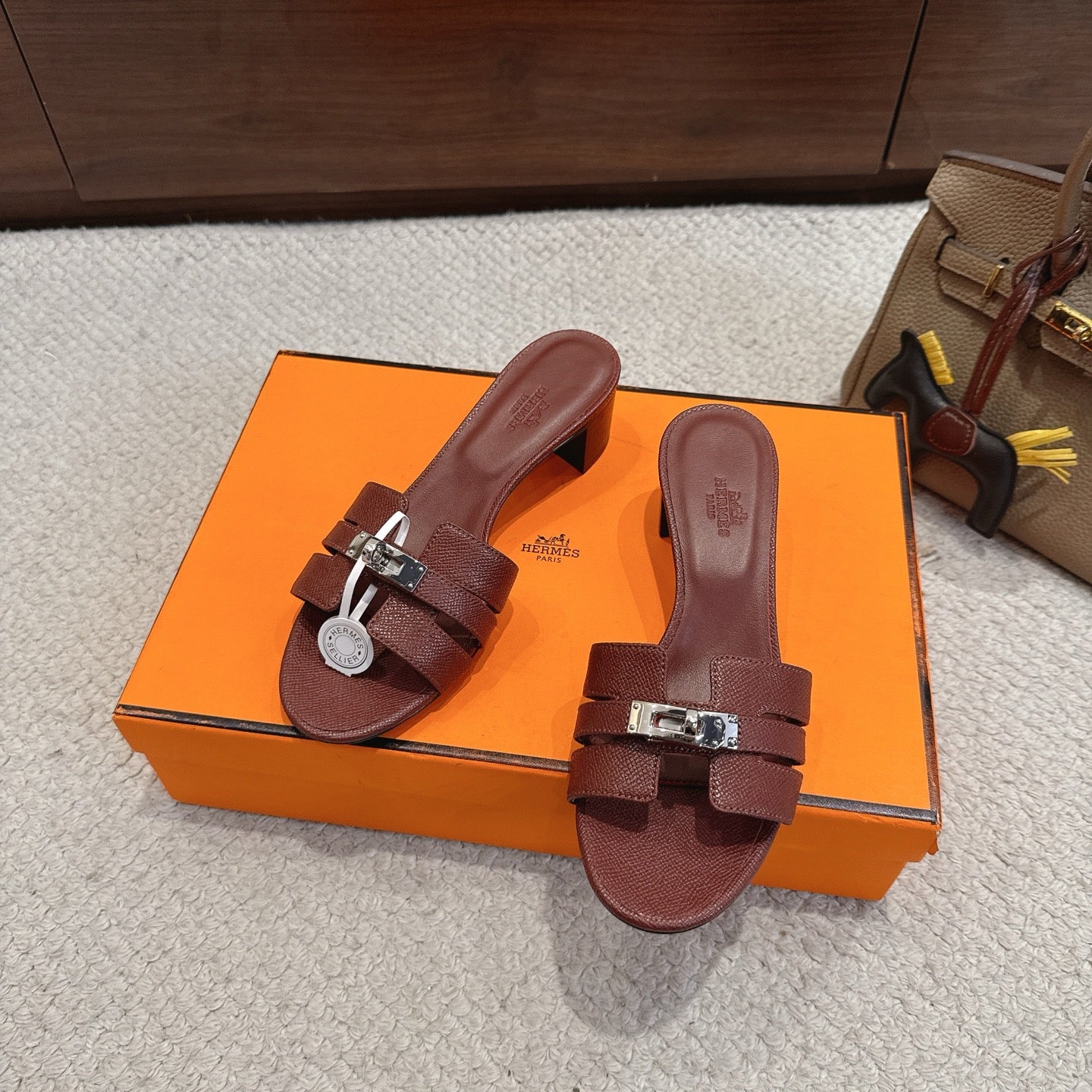 HM Kelly Buckle Sandals 5cm Wine Red Leather 804990