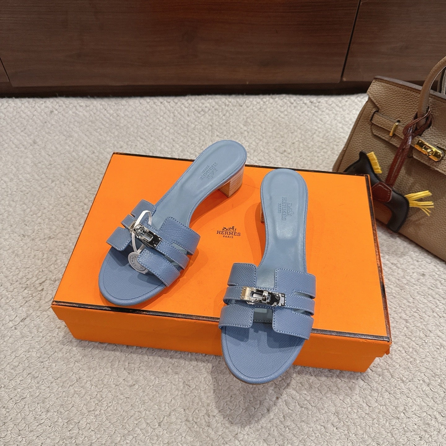 HM Kelly Buckle Sandals 5cm Blue-Gray Leather 804995