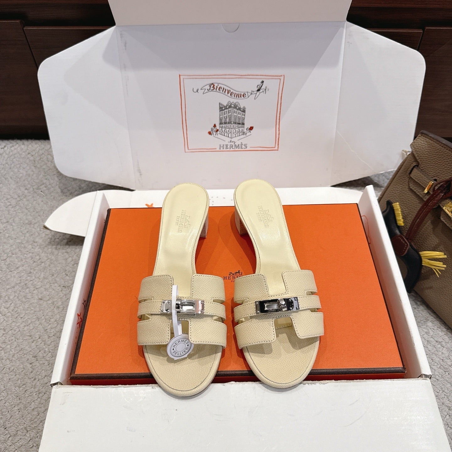 HM Kelly Buckle Sandals 5cm Beige Leather 805000