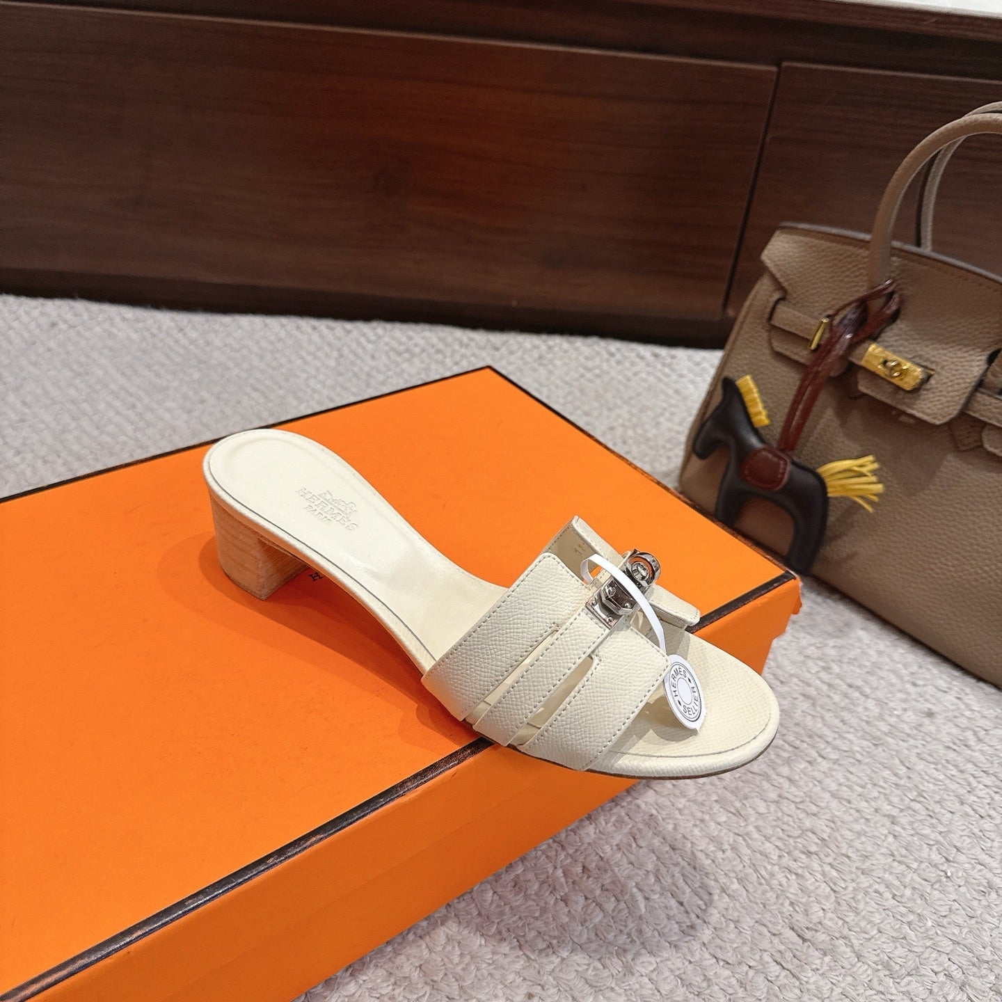 HM Kelly Buckle Sandals 5cm Cream Leather 805002