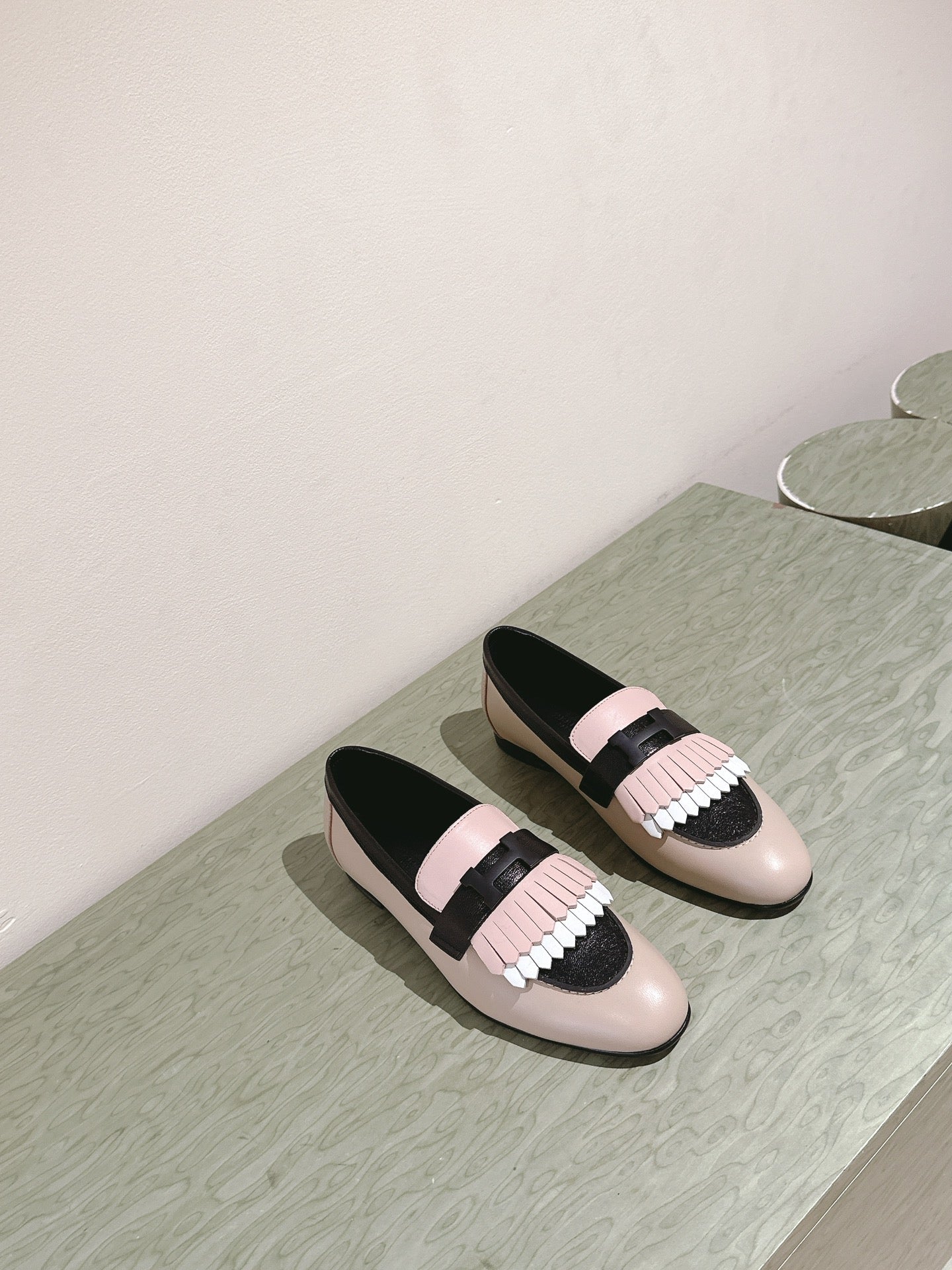 HM Mocassins Royal Loafers Black Beige Sheepskin 445009