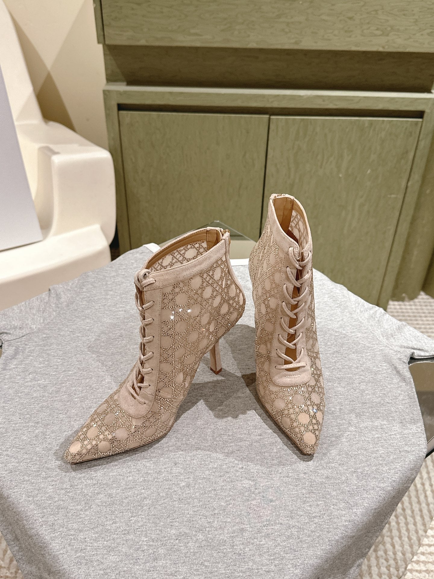 CD Capture  Ankle Boot  85mm Beige  Mesh & Suede 483090