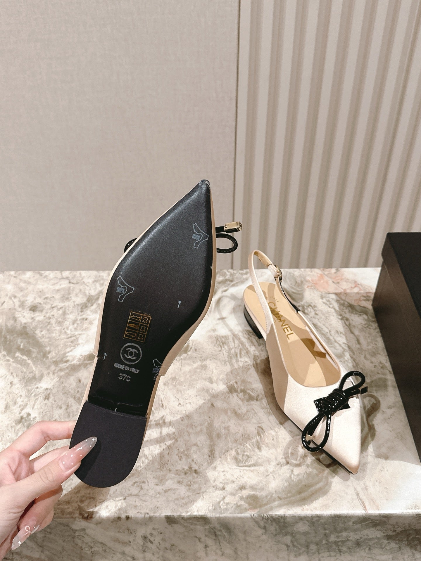CC 26s Slingback Flat Beige Satin Sheepskin 658476