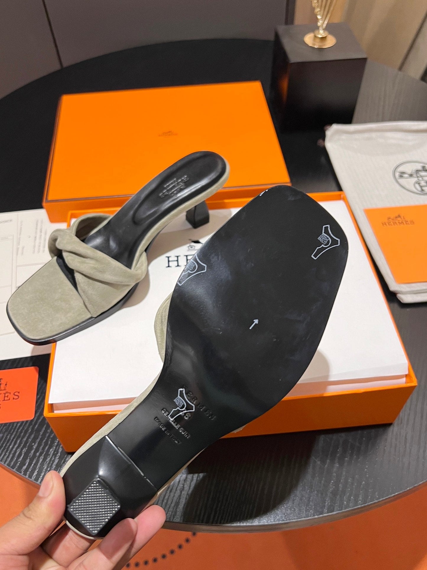 HM Giny Sandal 5.5 Light Taupe Suede Calfskin 680058