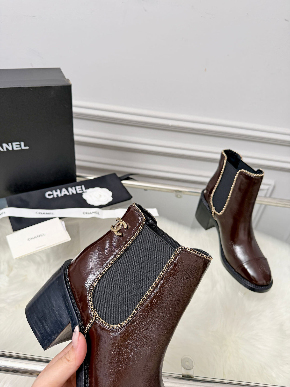 CC 26s Ankle Boots Brown Glossy Leather 101930