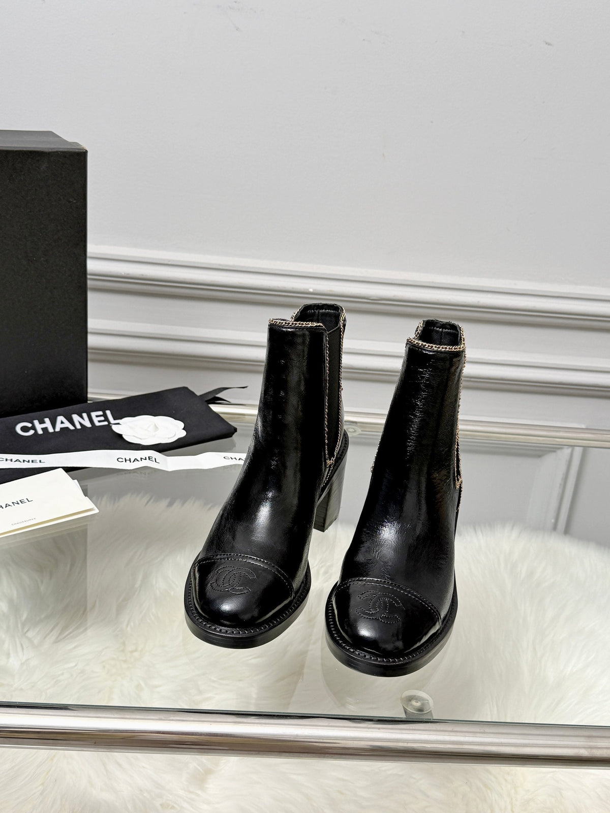 CC 26s Ankle Boots Black Glossy Leather 101931