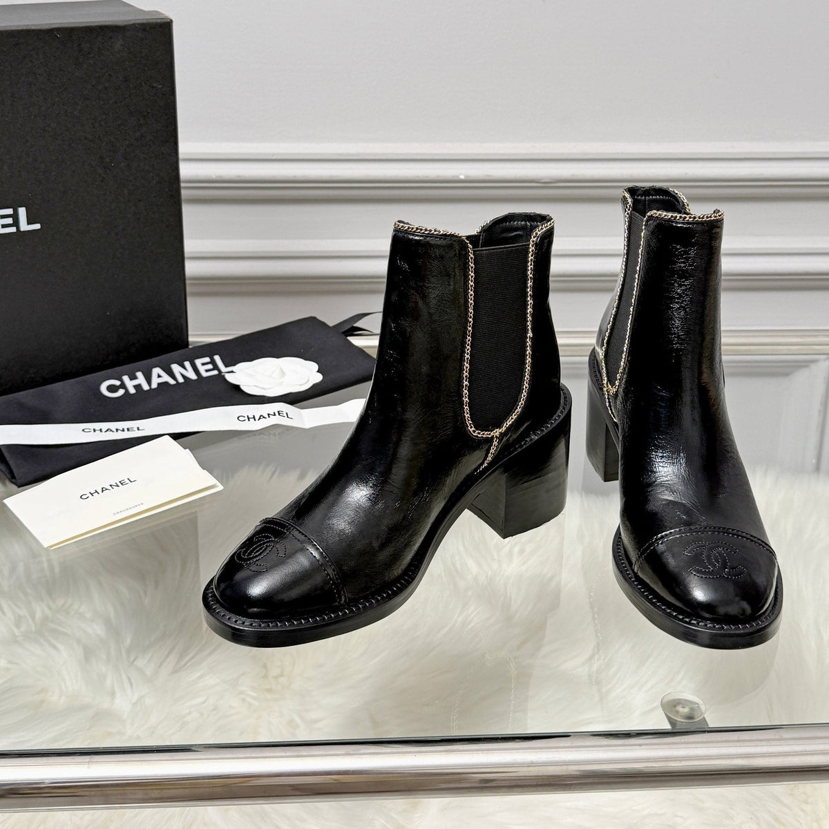 CC 26s Ankle Boots Black Glossy Leather 101931