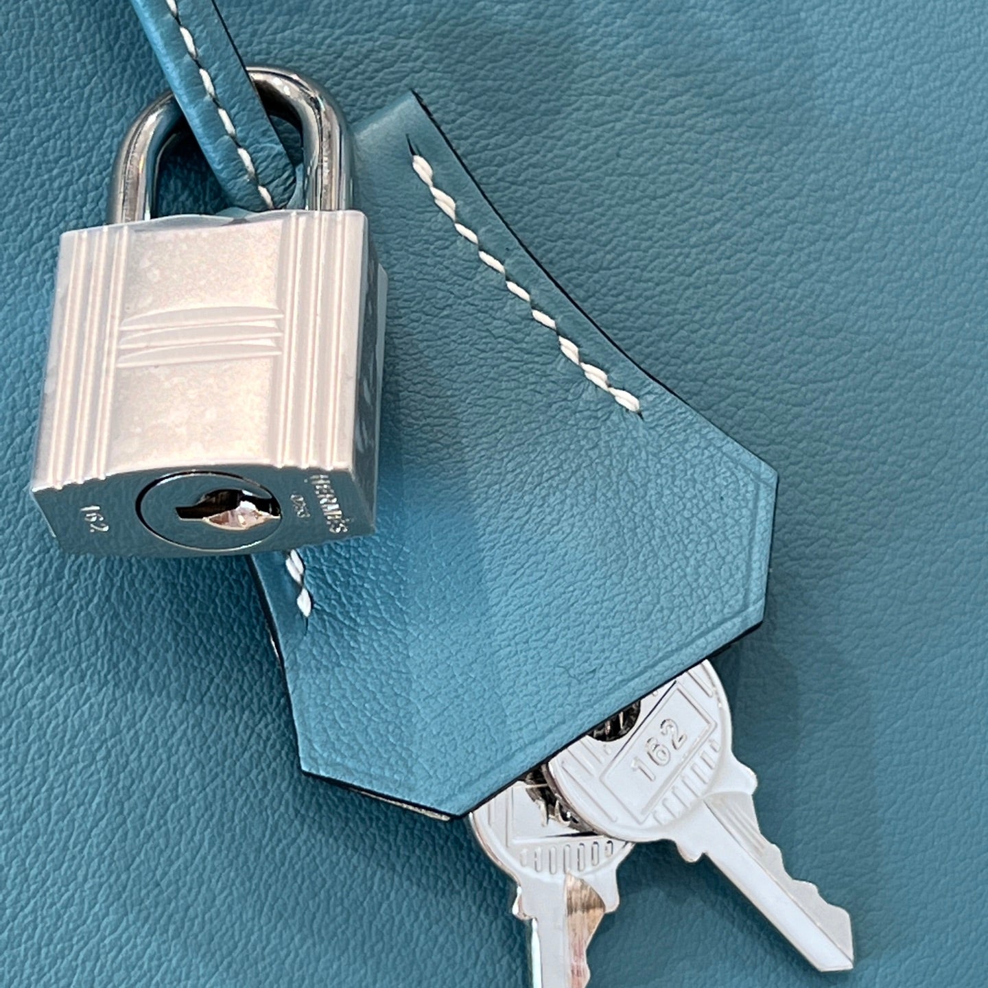HM Birkin 𝟐𝟓 𝐒𝐰𝐢𝐟𝐭 Blue & Pearl Gray Cowhide  Grayiver Hardware (25day to produce) 270223