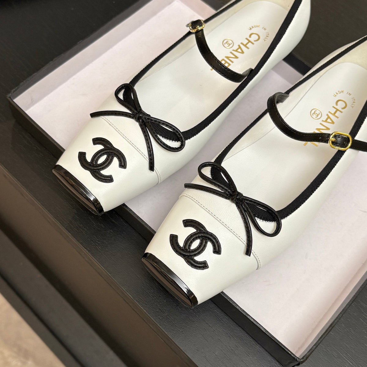CC 26s Square Head Ballet Flat White Leather 847245