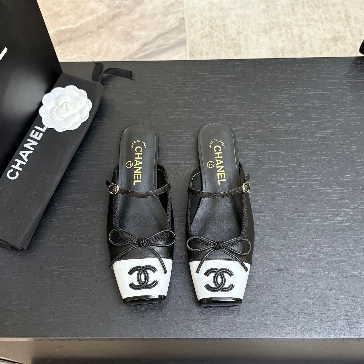 CC 26s Square Head Flat Half Slipper Black Leather 847247