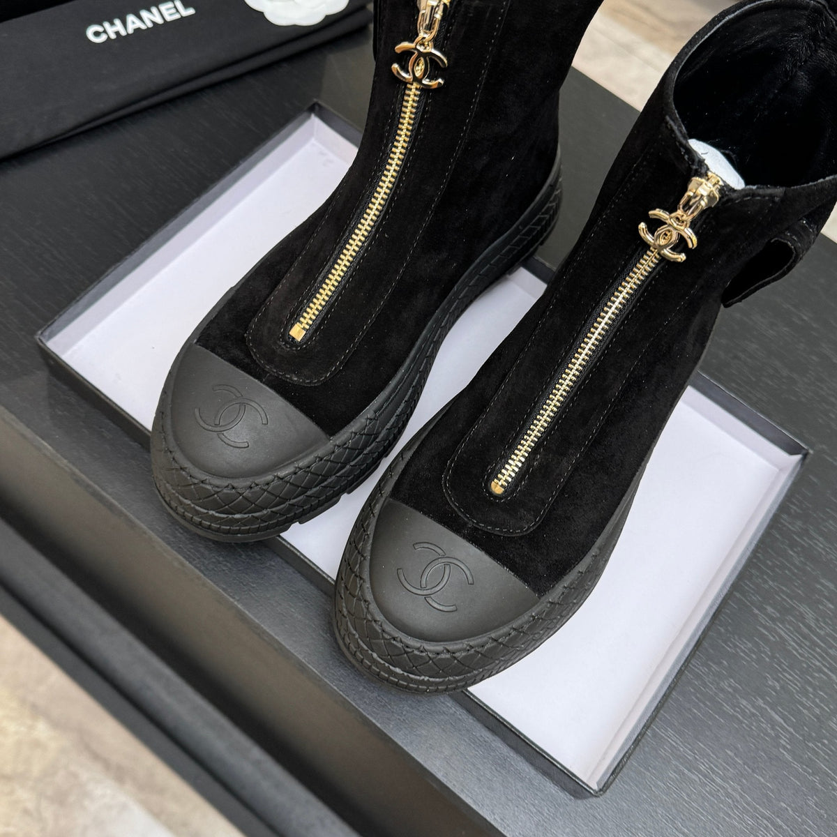CC 26s Front-Zip Ankle Boots Black Suede Leather 106811