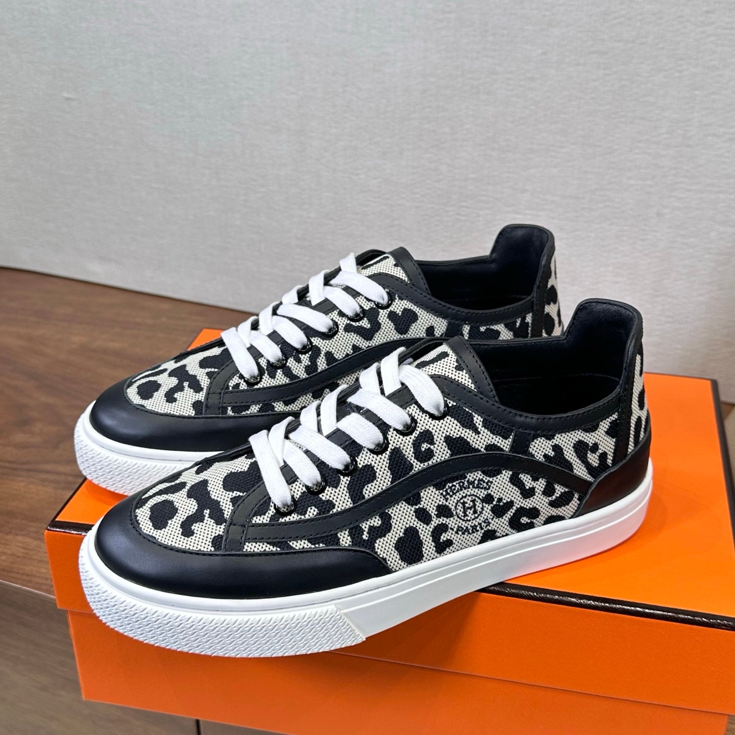 HM Get Sneaker Black White Prunoir Canvas and Calfskin 543797