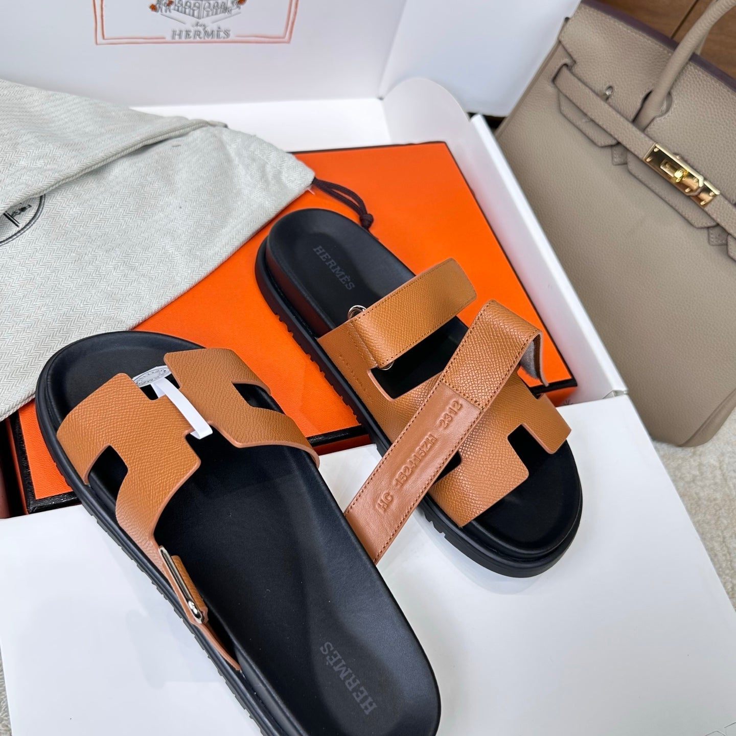 HM Chypre Sandal Black Tan Espom Leather 862386