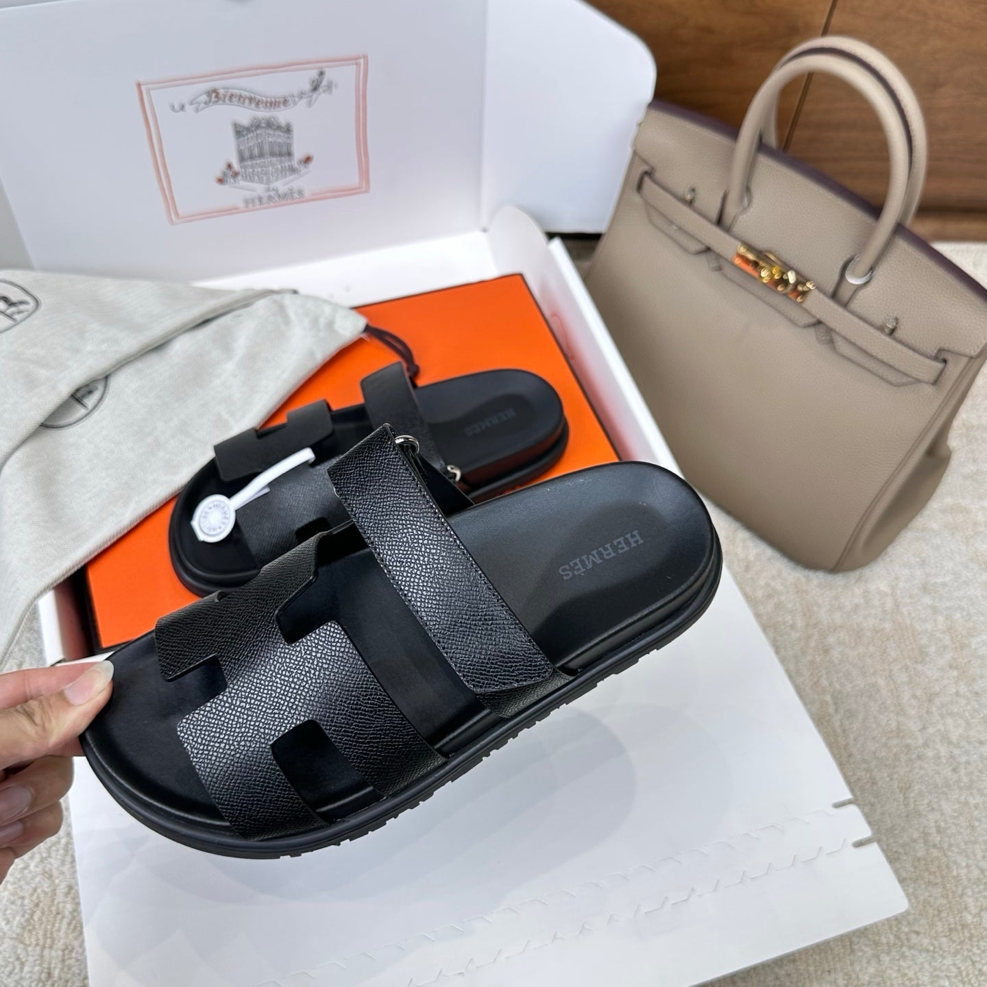 HM Chypre Sandal Black Espom Leather 862387