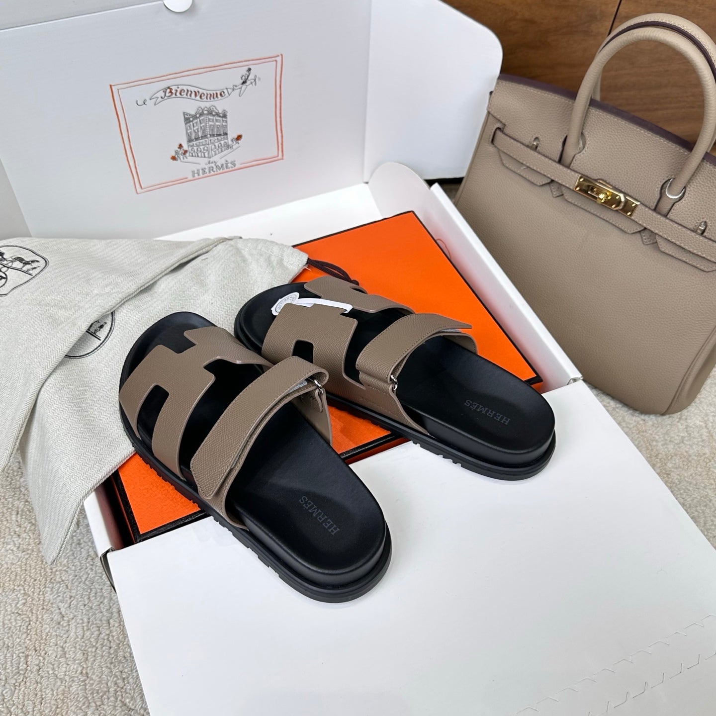 HM Chypre Sandal Black Taupe Espom Leather 862388