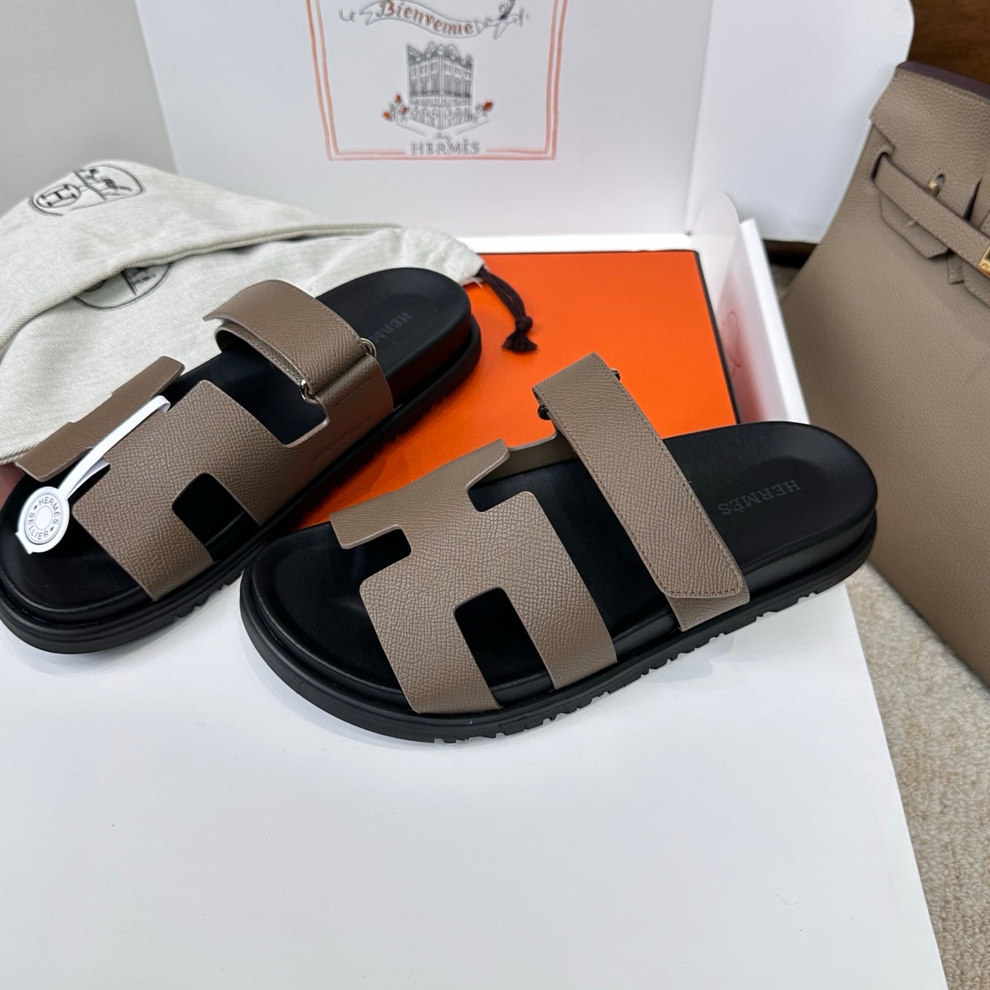 HM Chypre Sandal Black Taupe Espom Leather 862388