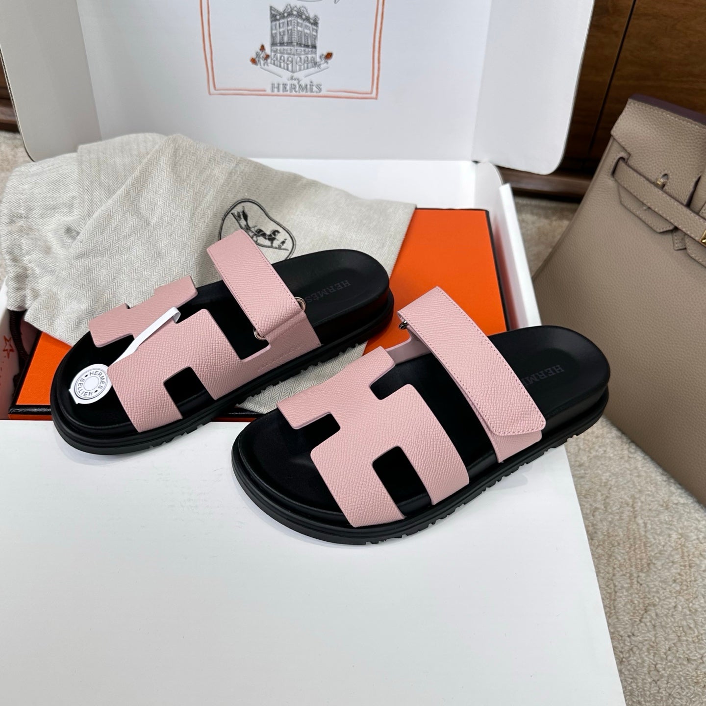 HM Chypre Sandal Black Light Pink Espom Leather 862390