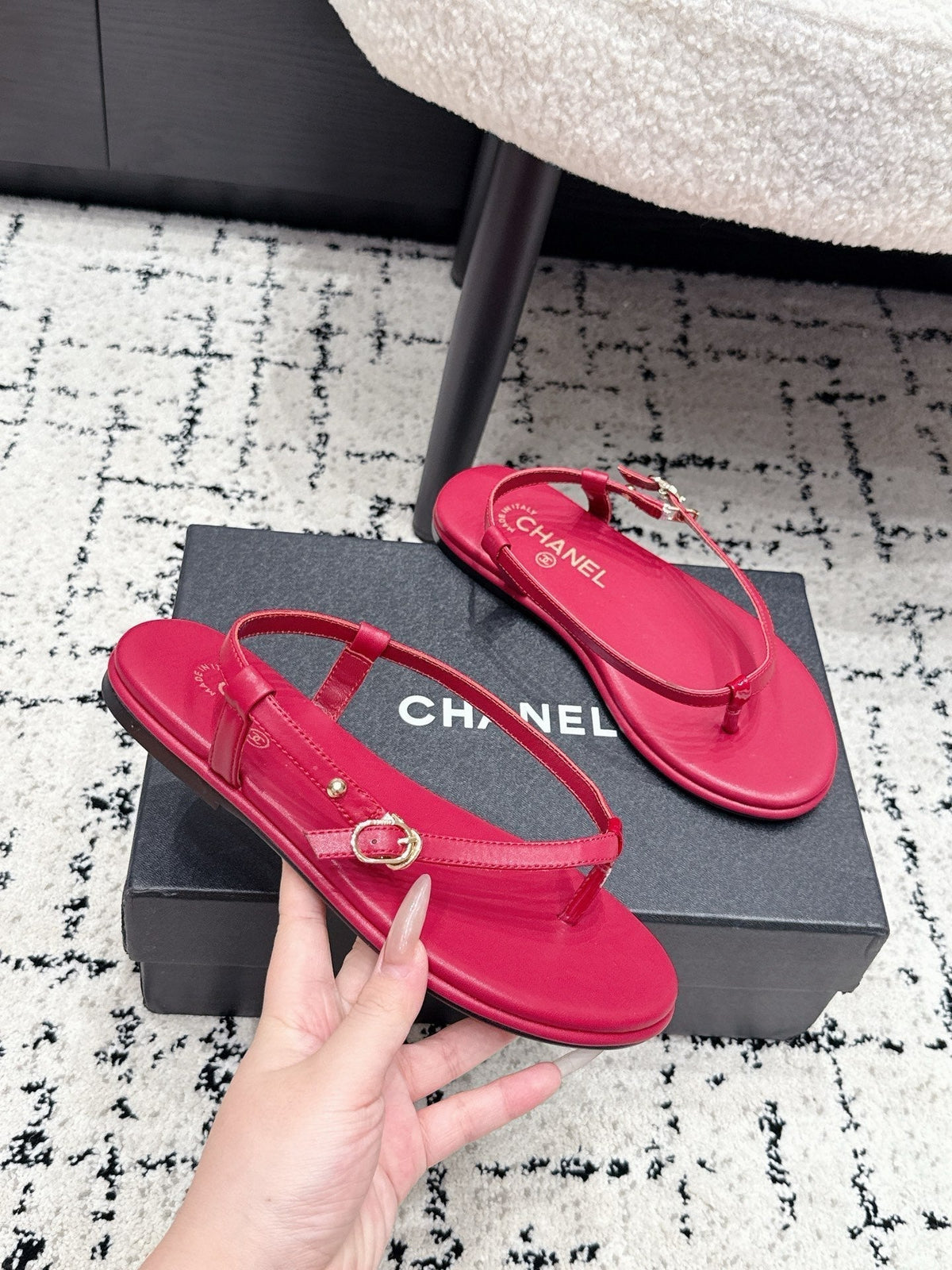 Chanel 26S Thong Sandals In Red Calfskin With Gold Hardware