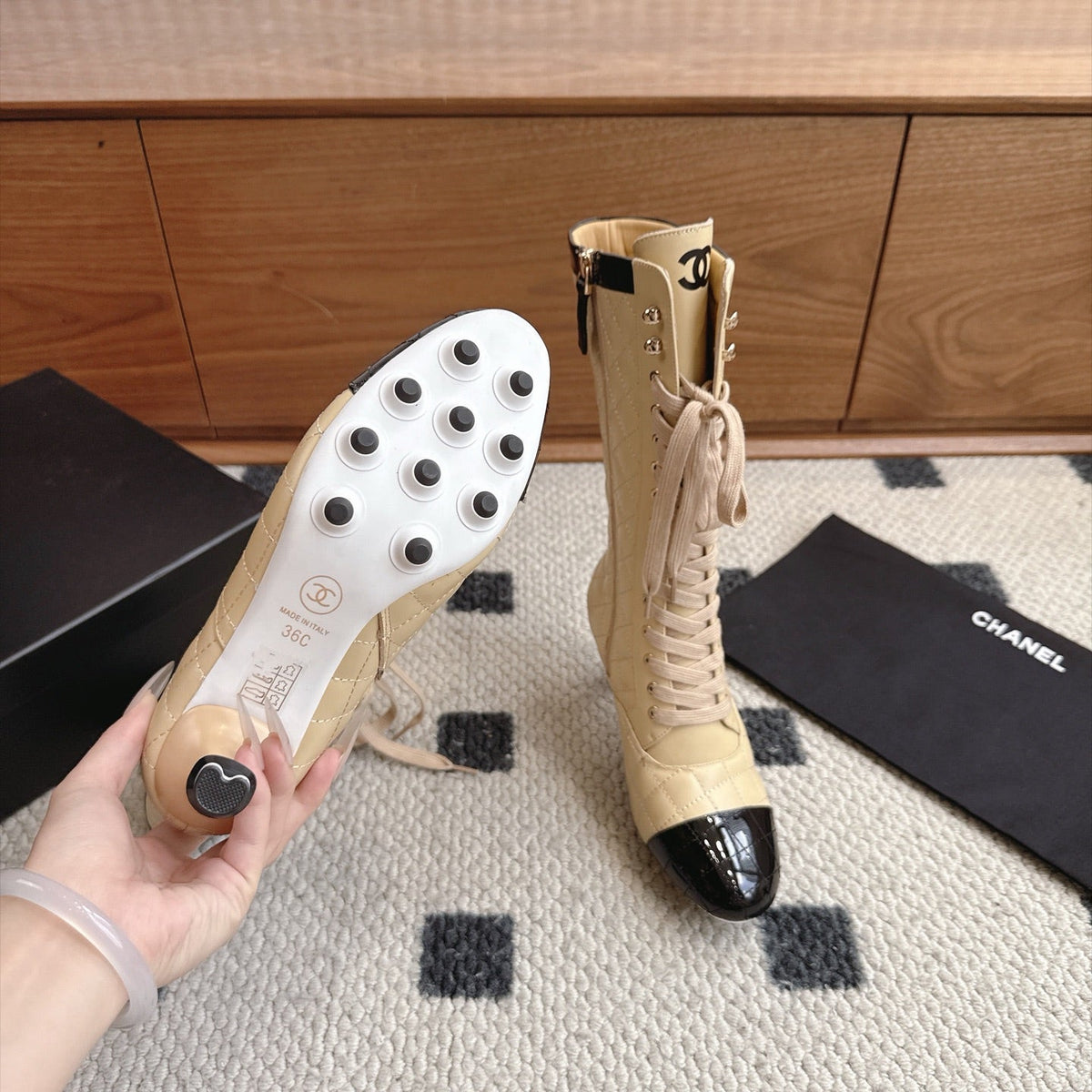 CC 26s Lace-Up Boots 6.5cm Beige Black Leather 118299