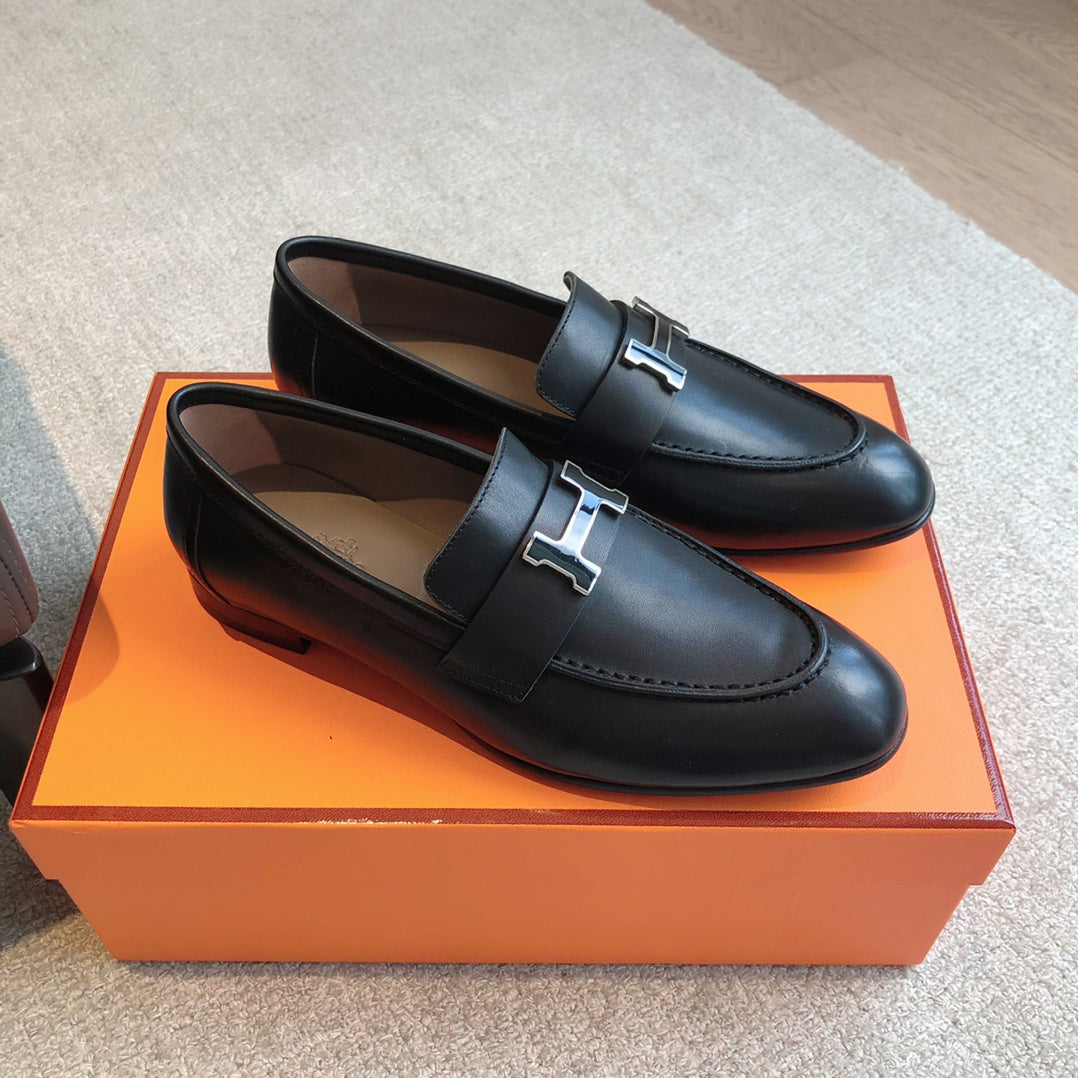 Paris Loafer Black Calfskin With Black Silver Signature Buckle 509379