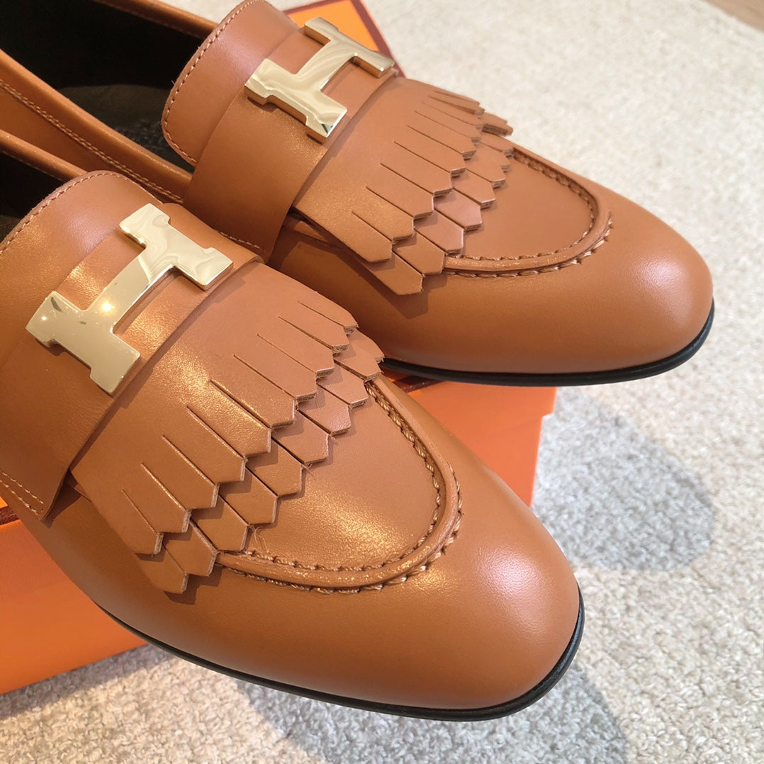 Royal Loafer Gold Calfskin With Fringe Detail And Pink Gold Signature Buckle 509412