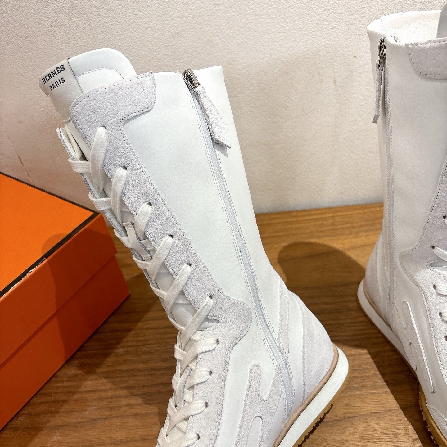 HM Lace Up Sneaker White Light Grey Calfskin Suede