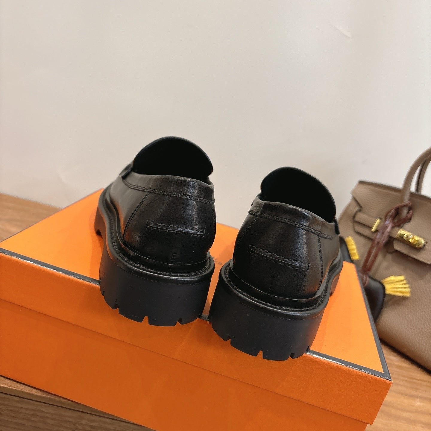 HM 26ss Loafers Black Calfskin 638435