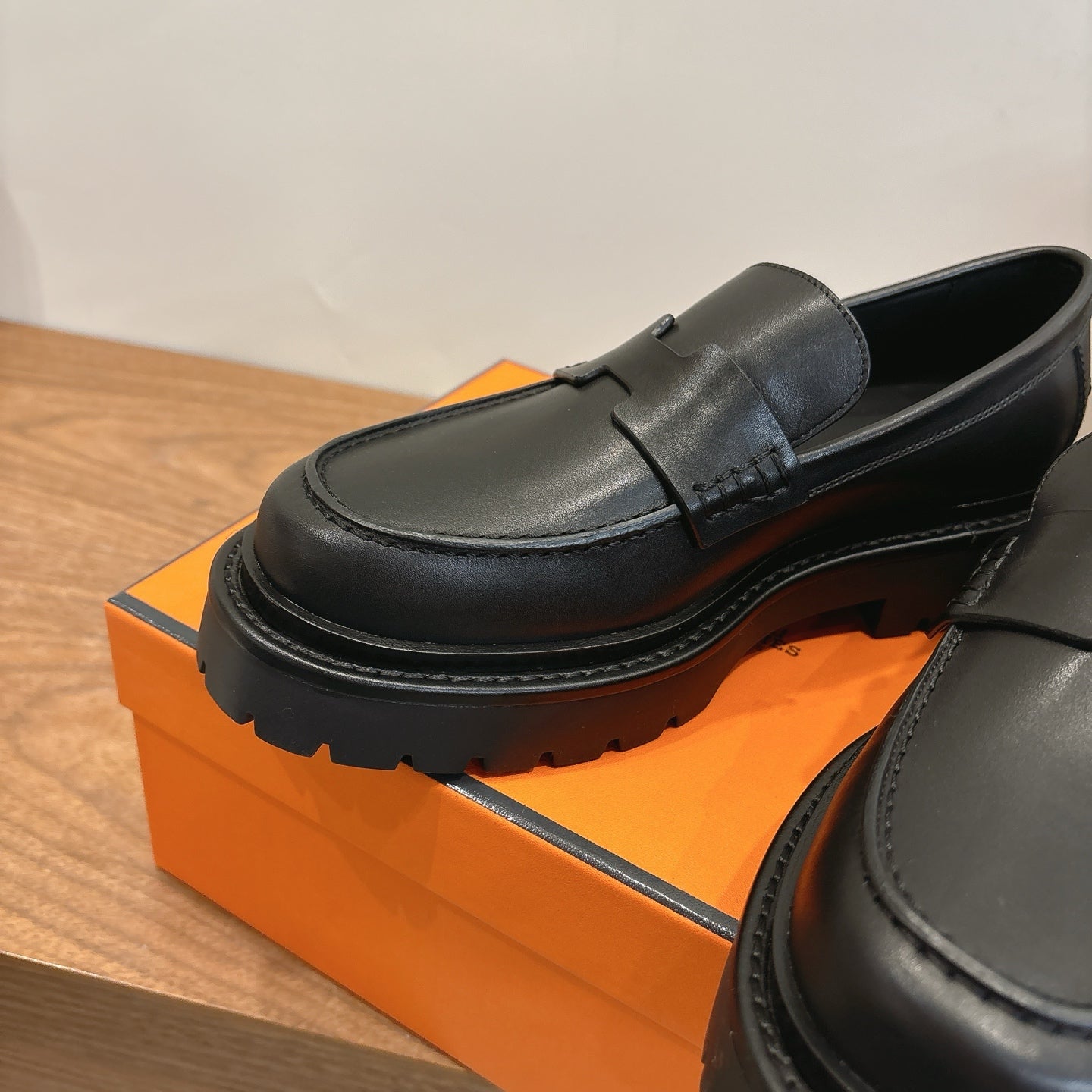 HM 26ss Loafers Black Calfskin 638435