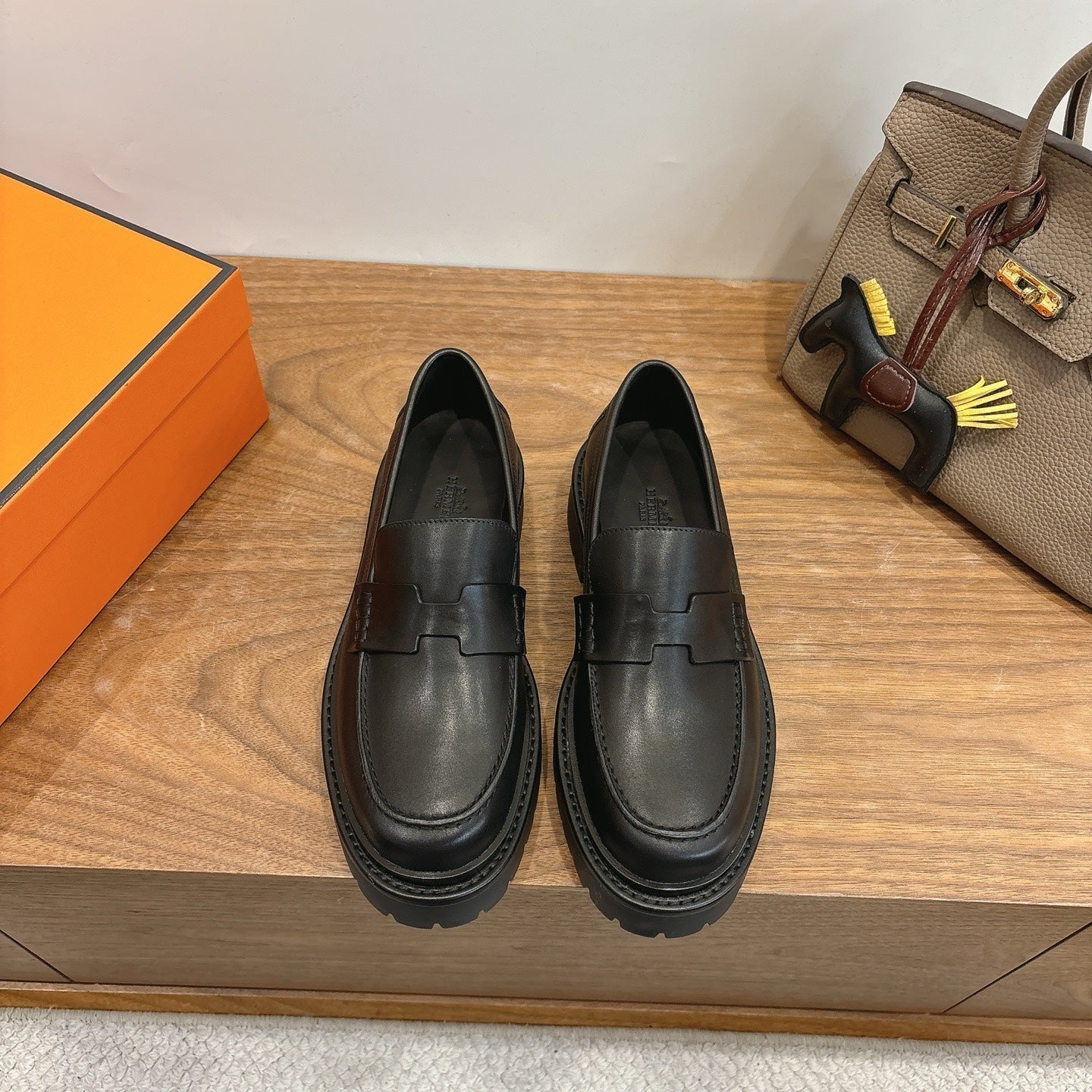 HM 26ss Loafers Black Calfskin 638435