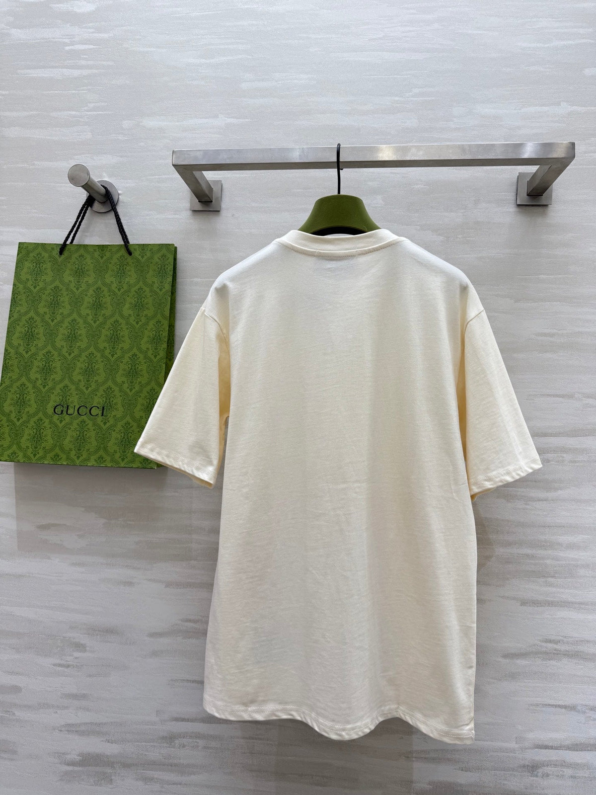 Gucci 25 Kitten Short-sleeved T-shirt Beige Brown Cotton